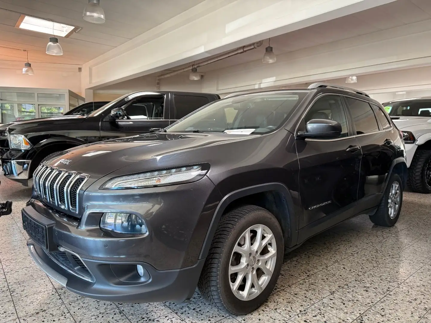 Jeep Cherokee Limited 4WD°AUTOMATIK° - 1