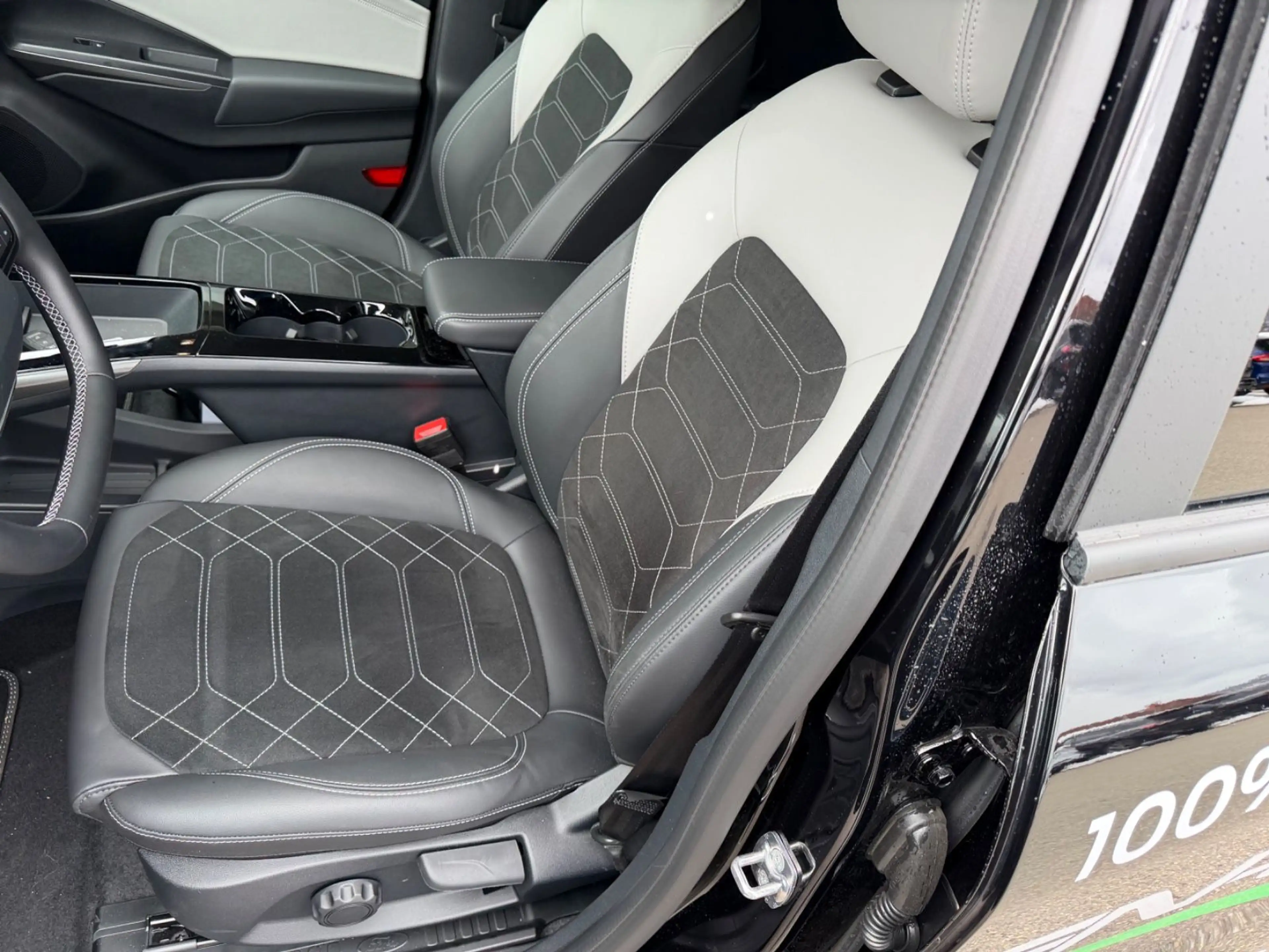 Ford Puma Gen-E 43kWh 124KW Premium FWD — photo 12