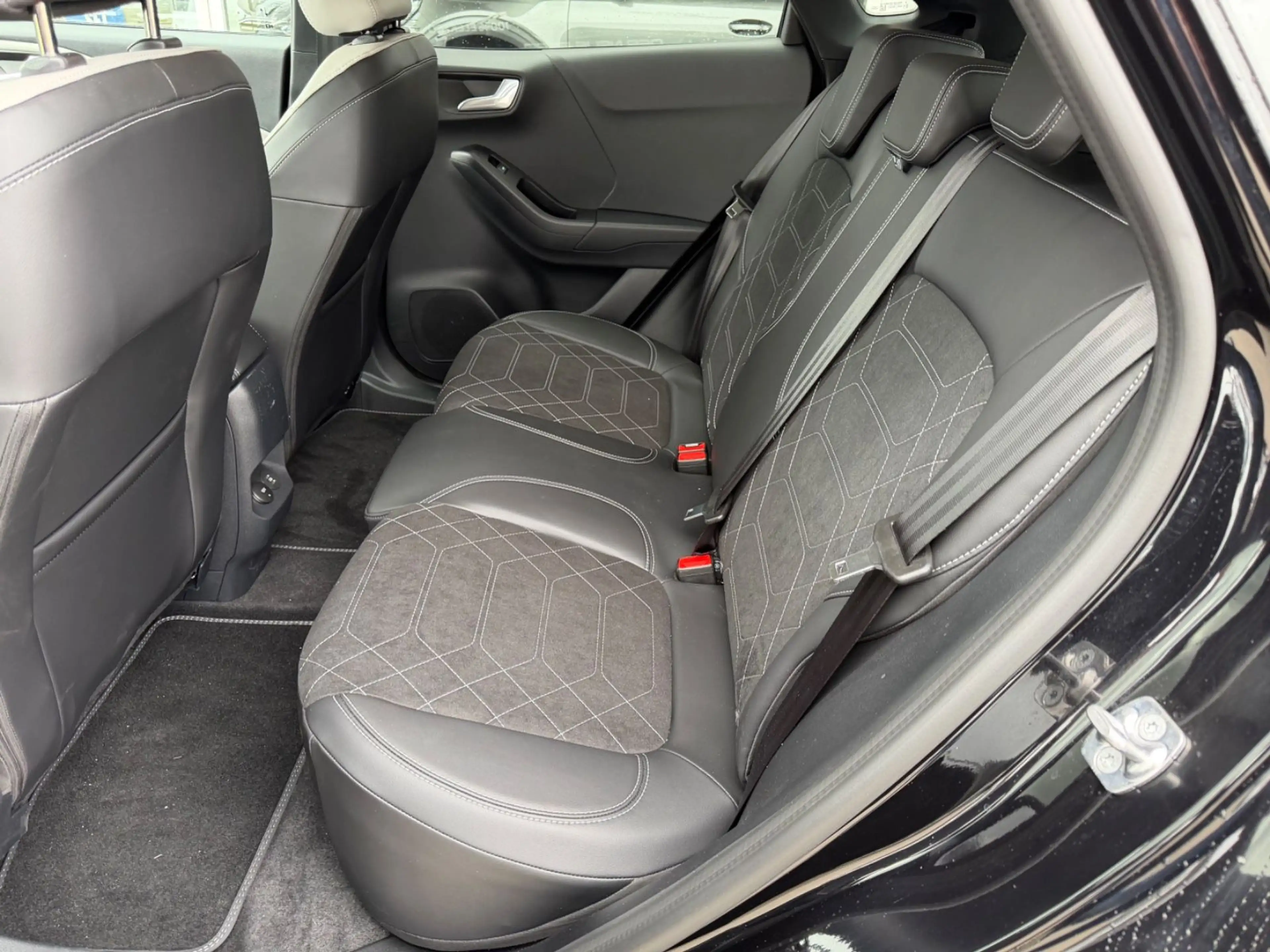 Ford Puma Gen-E 43kWh 124KW Premium FWD — photo 8