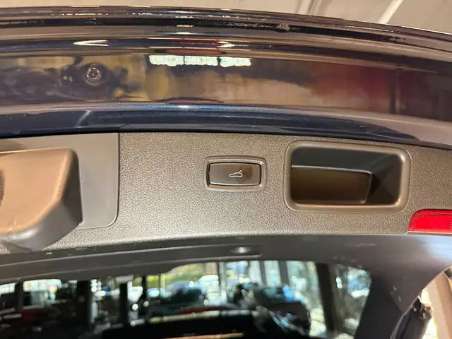 Porsche Macan view 22