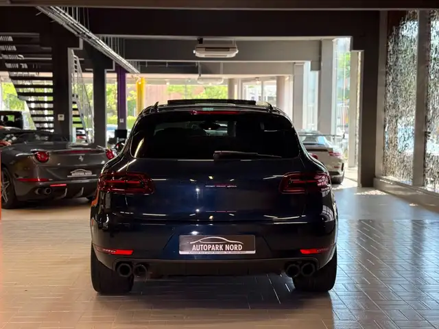 Porsche Macan view 6