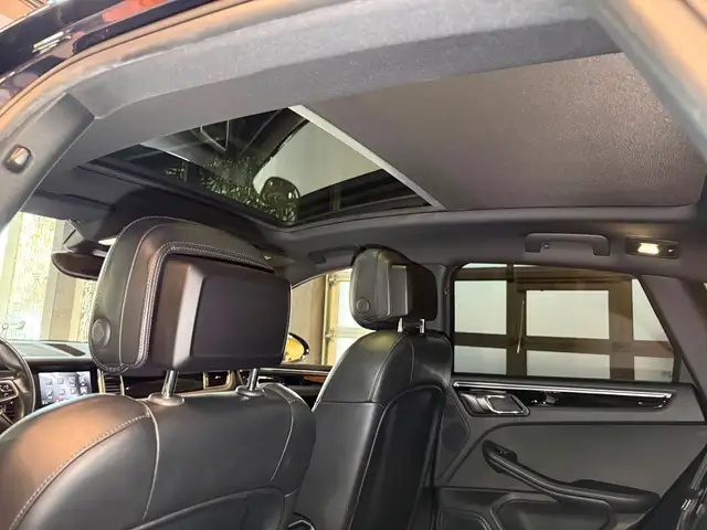 Porsche Macan view 19