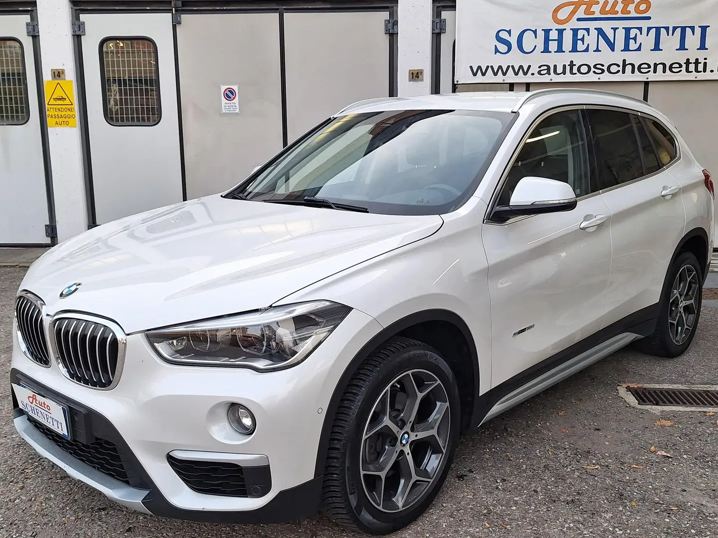 BMW X1 X1 F48 sdrive18i xLine 140cv auto 7m Weiß - 1