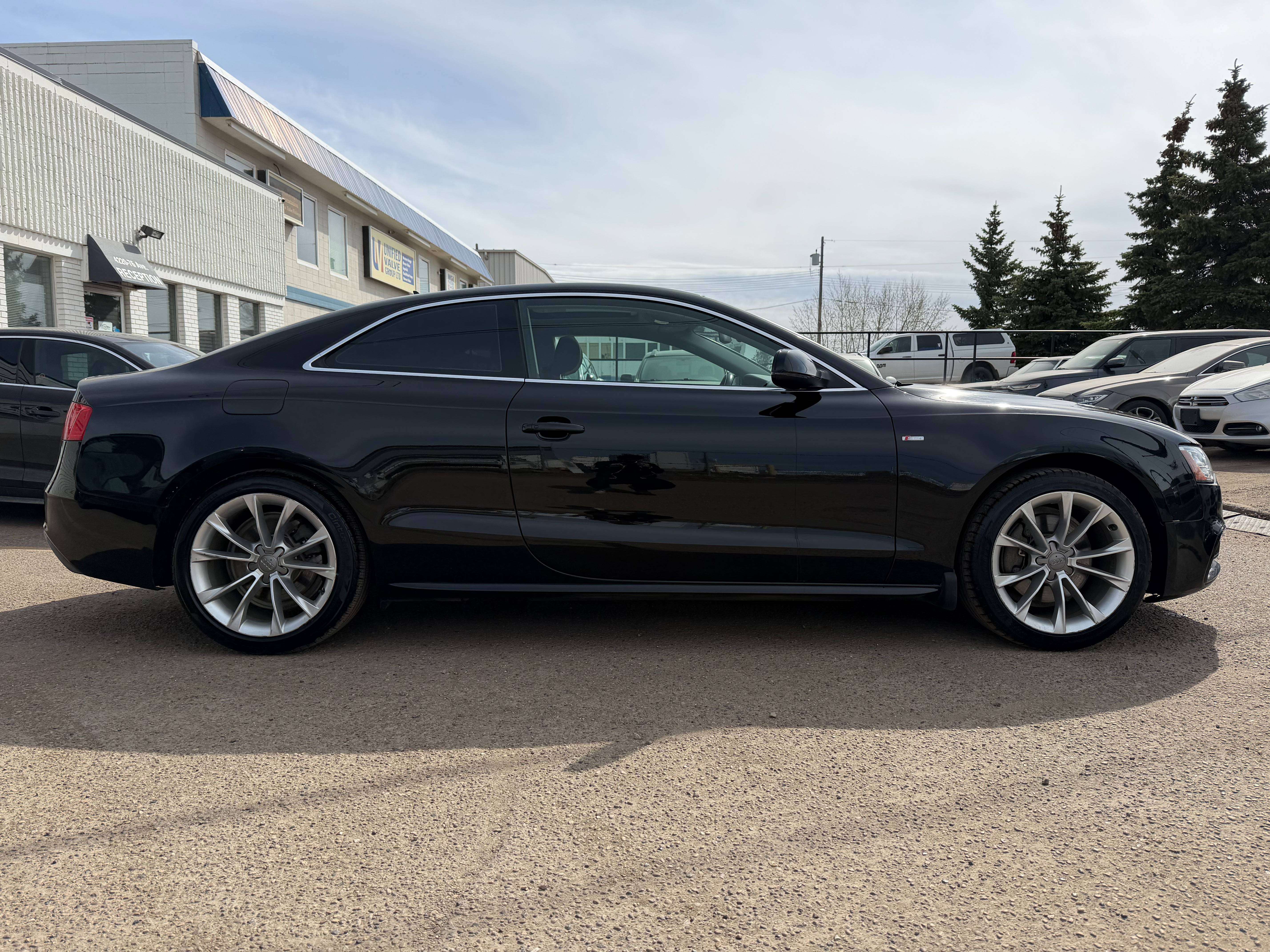 2015 Audi A5 Komfort | All Wheel Drive | Low Mileage | alt 4
