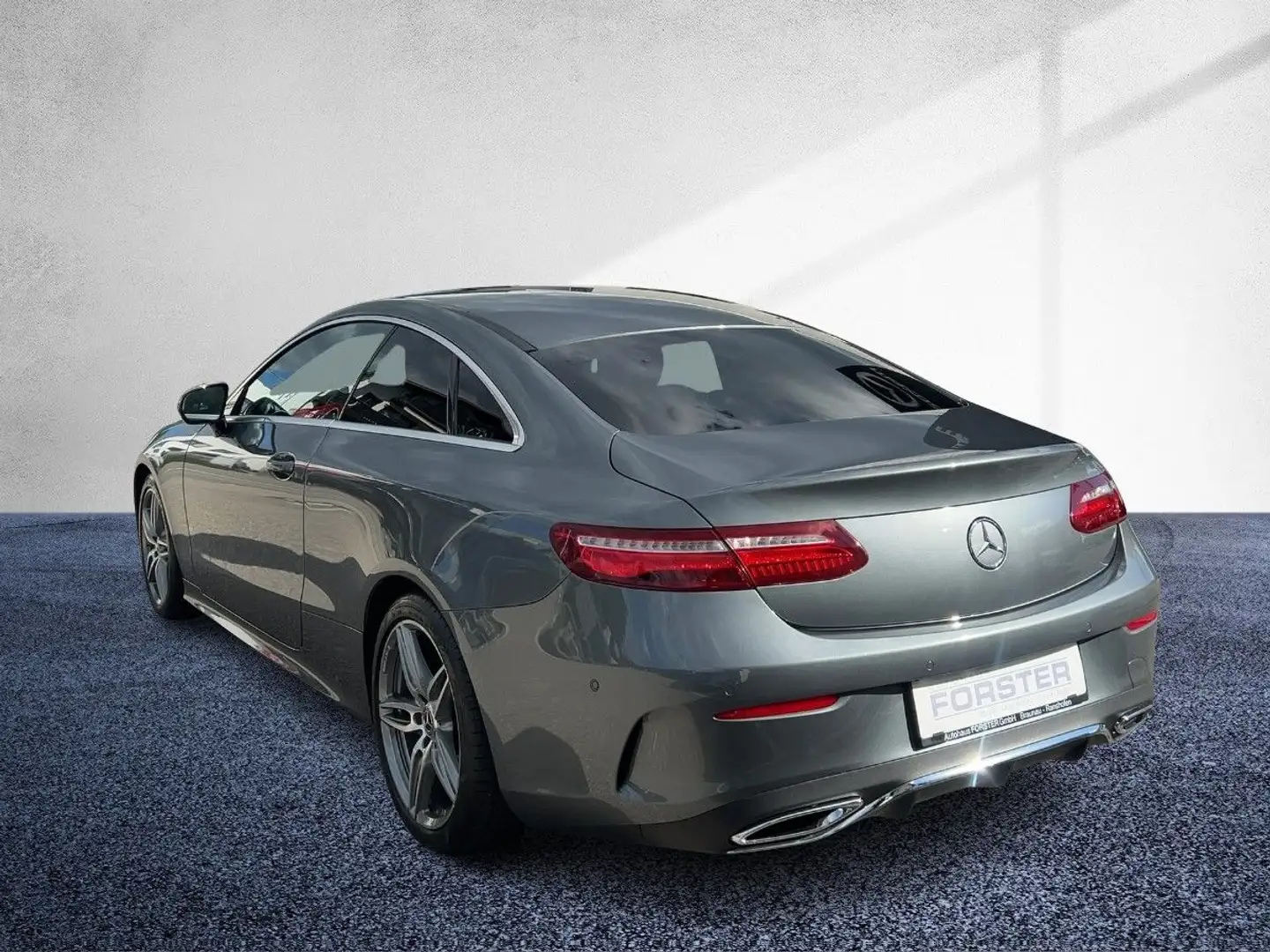 Mercedes-Benz E 220 d Coupé AMG Line FAP Klima Shz Ambi AMG Grau - 2
