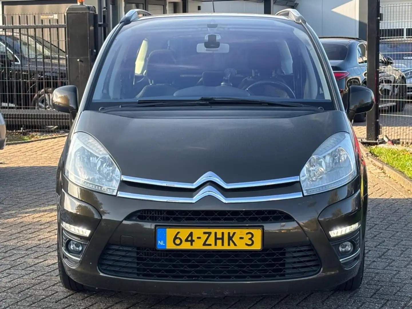 Citroen Grand C4 Picasso 1.6 Benzine Automaat 7-Persoons 2012 Trekhaak Bruin - 2
