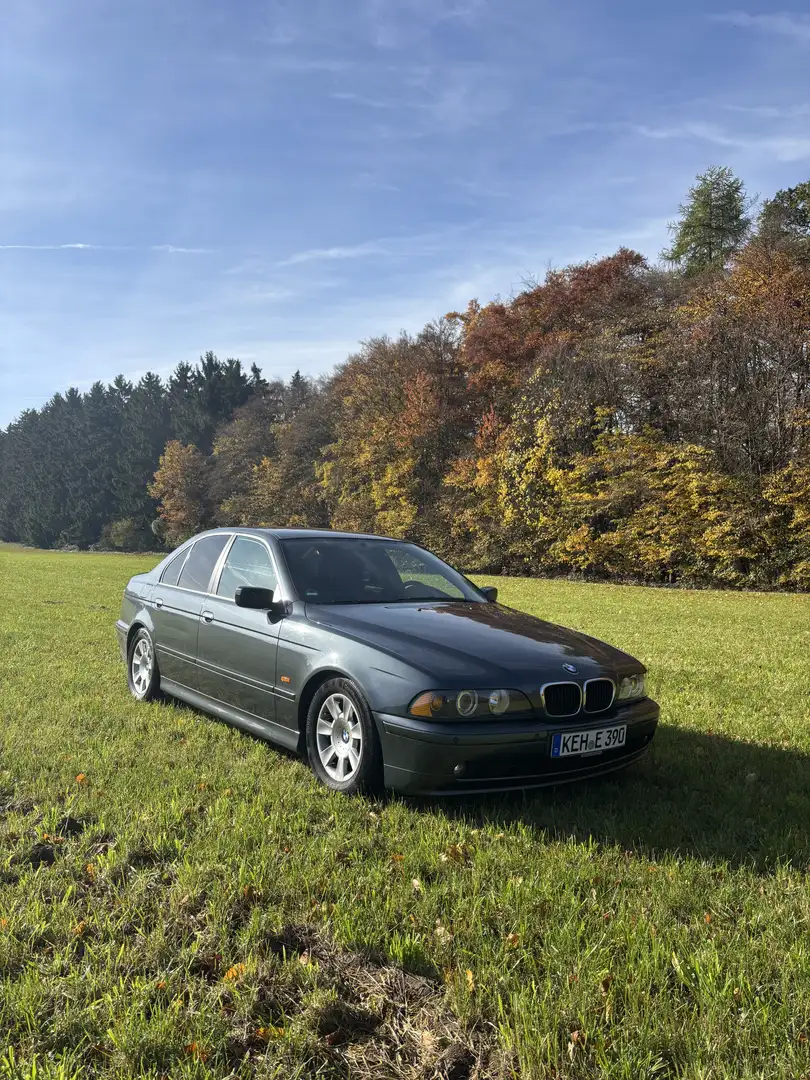 BMW 525 525i - 1