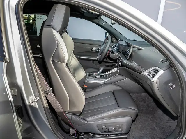 BMW M3 view 4