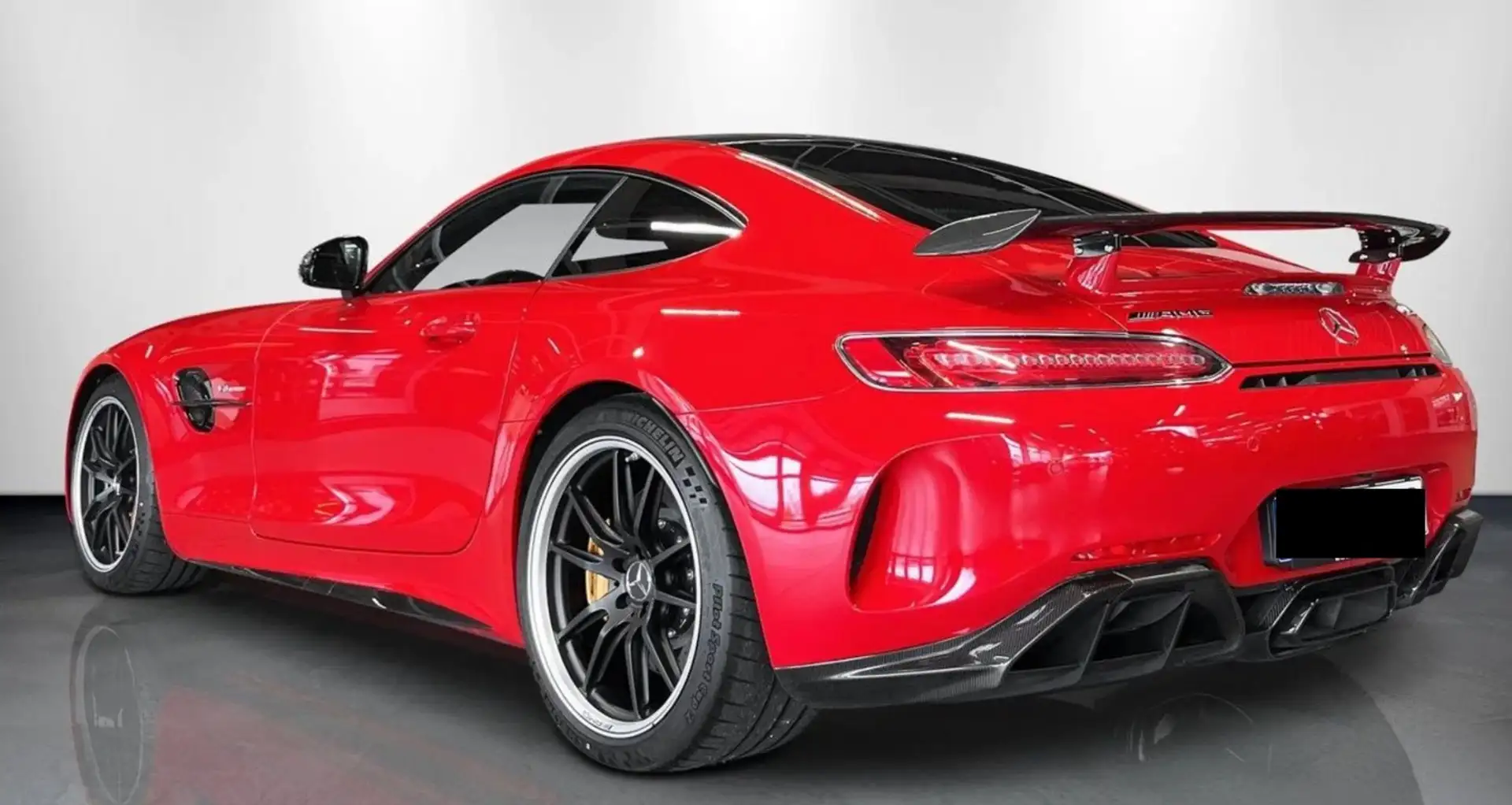 Mercedes-Benz AMG GT R Rot - 2