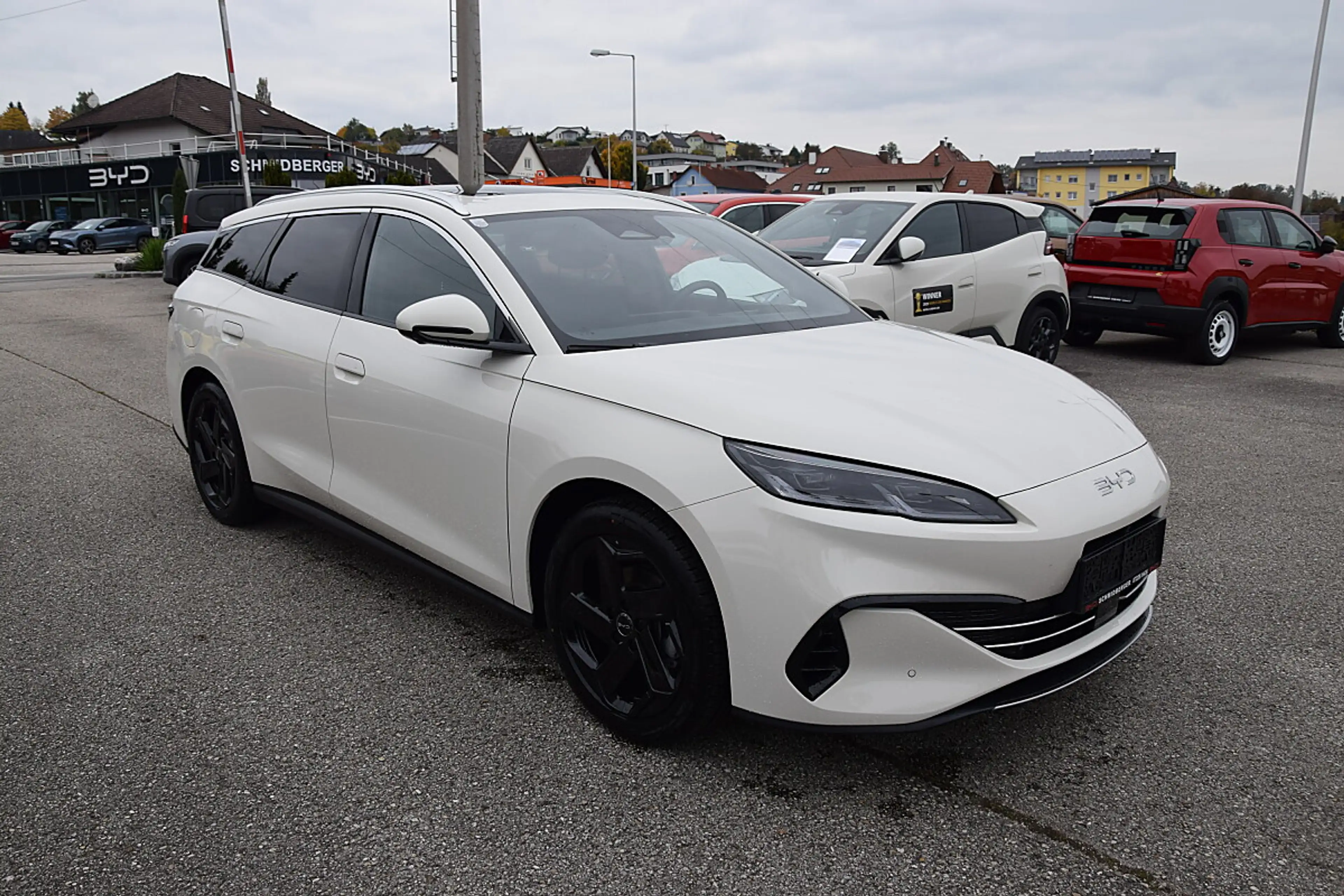 BYD Seal 6 DM-i Touring PHEV 19kWh Comfort Österreich Paket — photo 2