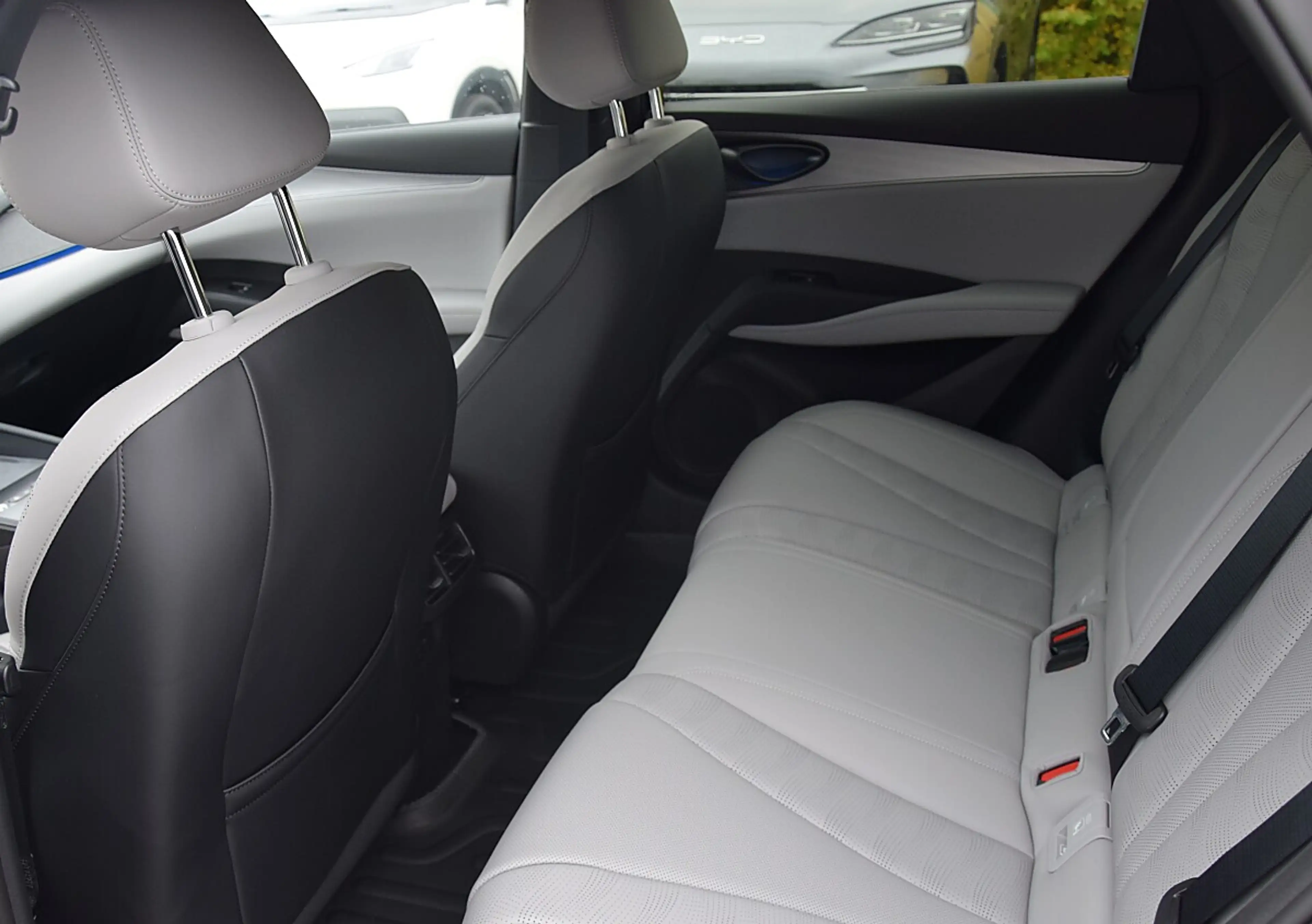 BYD Seal 6 DM-i Touring PHEV 19kWh Comfort Österreich Paket — photo 8