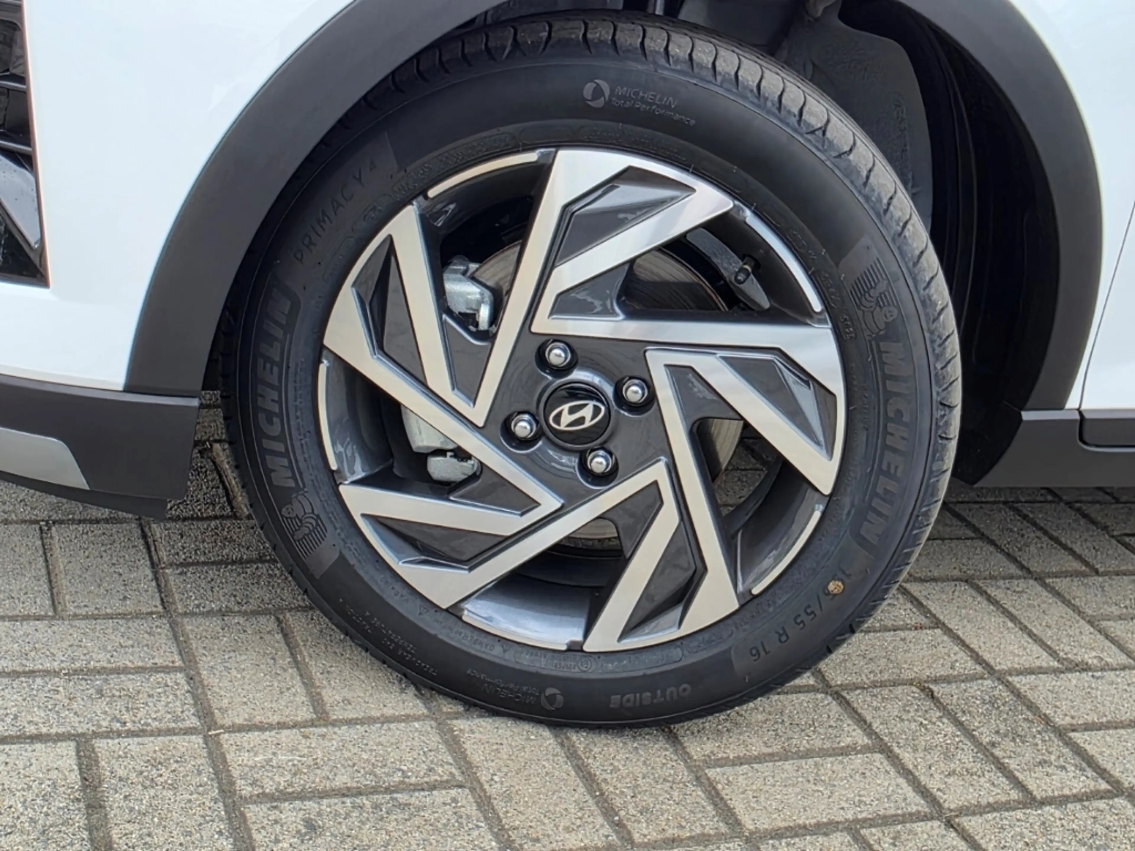 Hyundai BAYON 1.0 T-GDI 7-DCT Trend MY26 / Navi / Voll-LED / Kam — photo 5