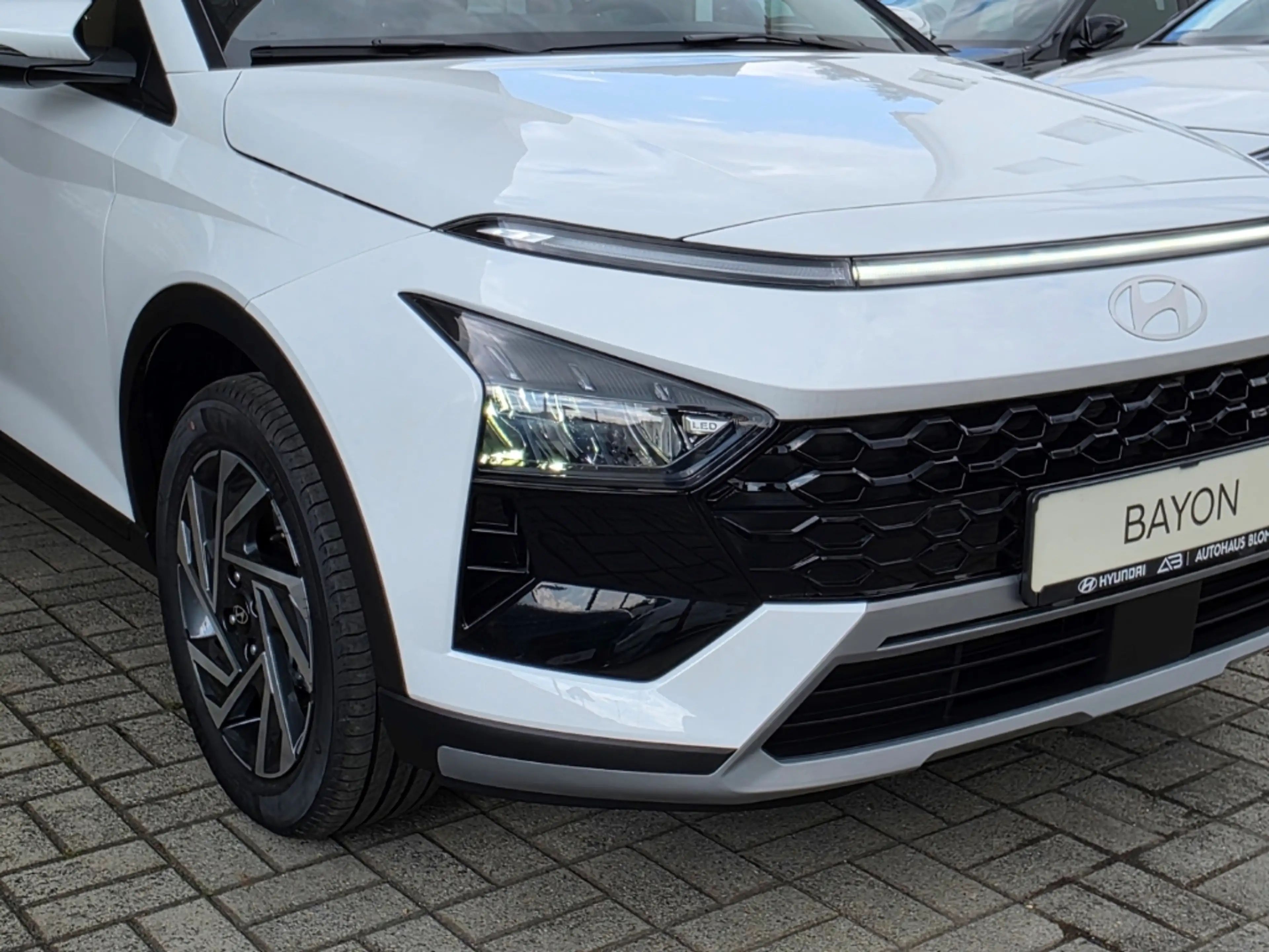 Hyundai BAYON 1.0 T-GDI 7-DCT Trend MY26 / Navi / Voll-LED / Kam — photo 2
