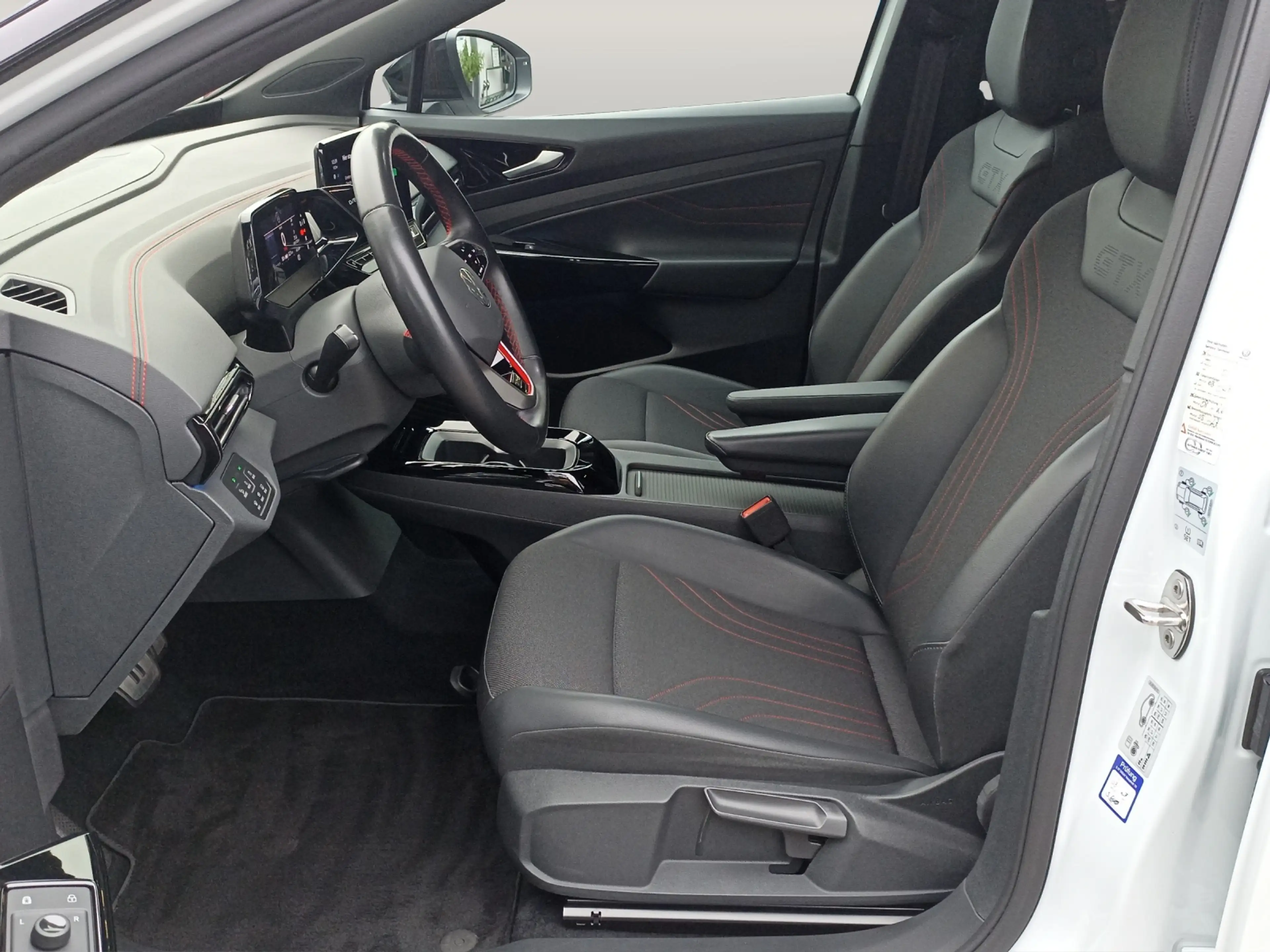 Volkswagen ID.4 GTX mit Infotainment-Paket 4Motion  AHK+MATRIX-LED — photo 7
