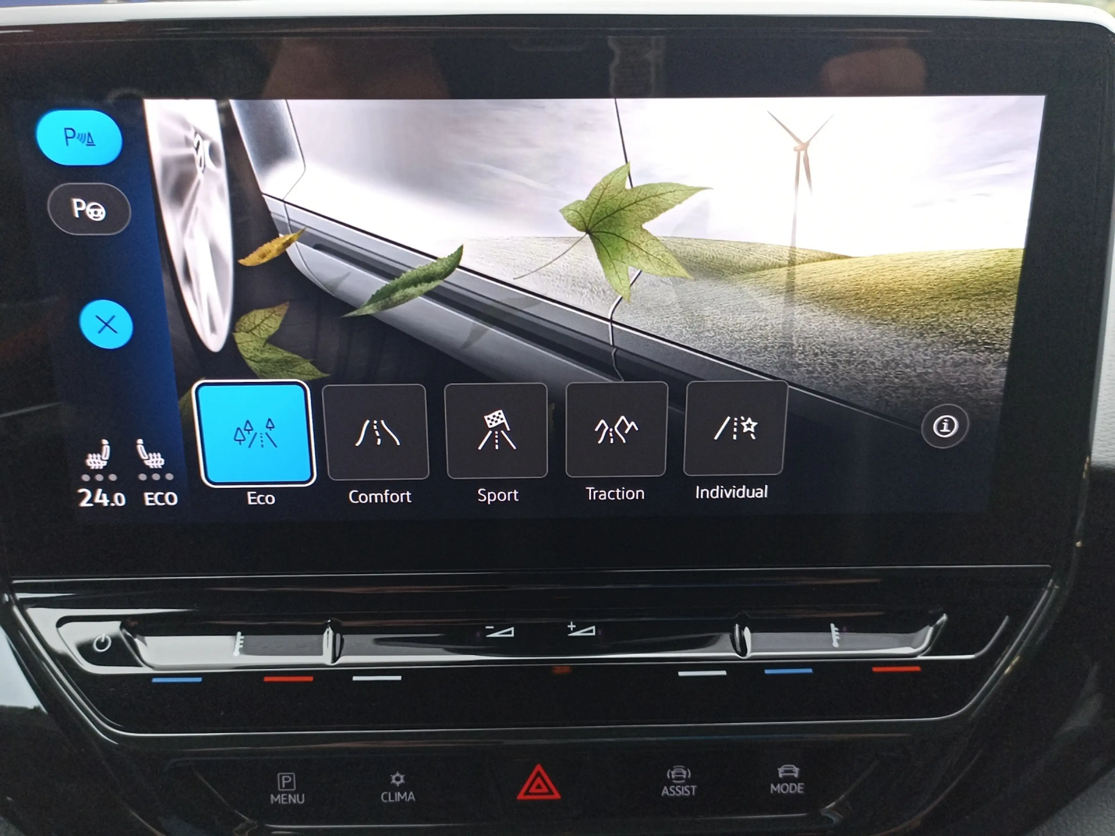 Volkswagen ID.4 GTX mit Infotainment-Paket 4Motion  AHK+MATRIX-LED — photo 14