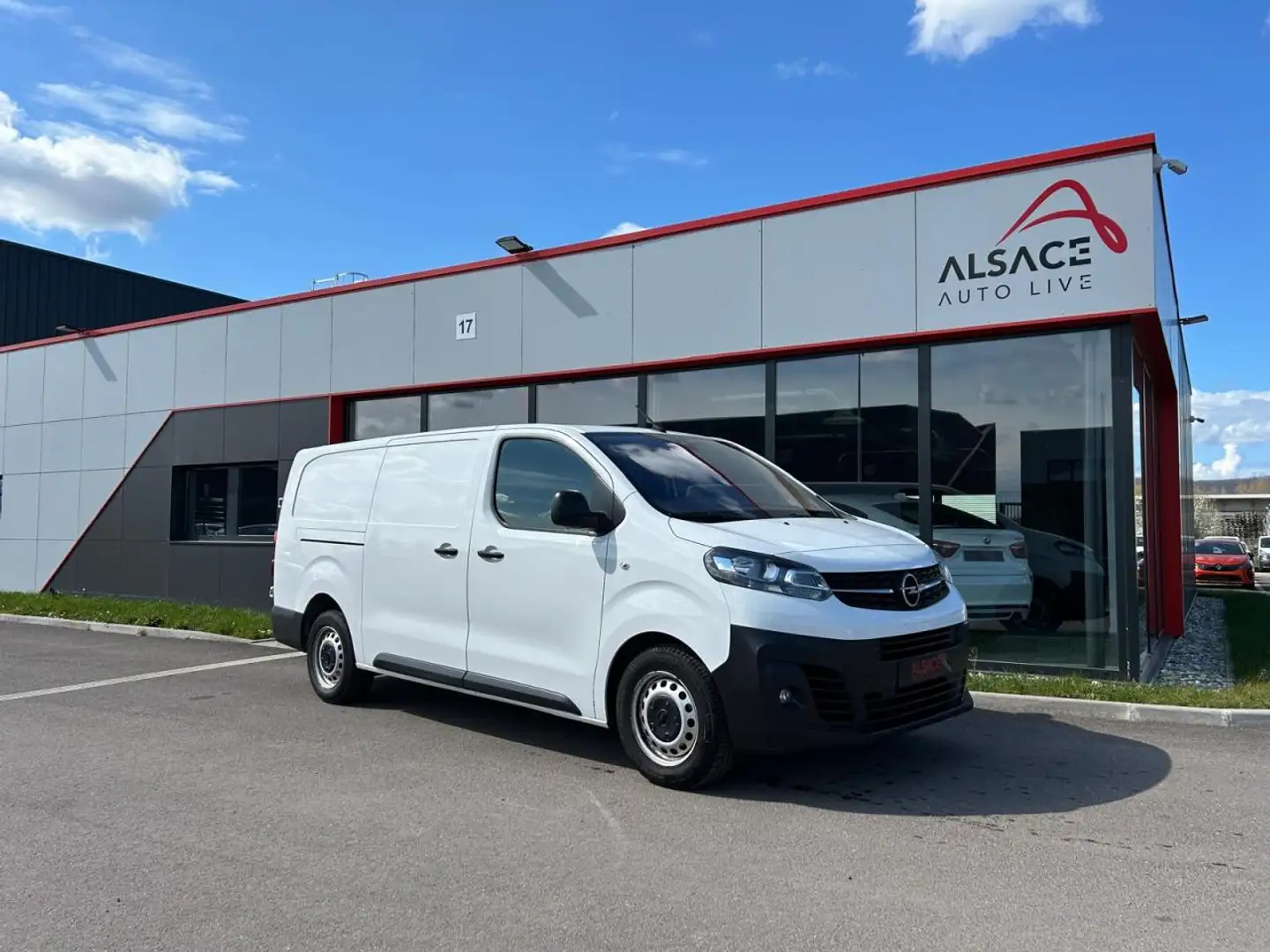 Opel Vivaro L3 Augmenté 2.0 D 120CH PACK BUSINESS - 15 408 HT  Blanc - 1