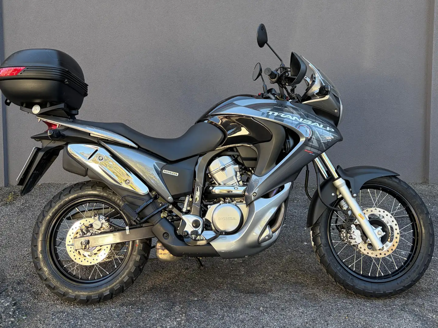 Honda XL 700 Gris - 1