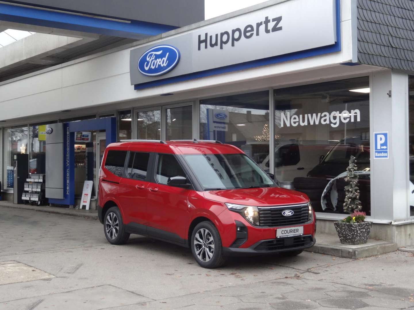 Ford Tourneo Courier nuo 429 €/ mėn Benzinas 2026m. Mikroautobusas Automatinė