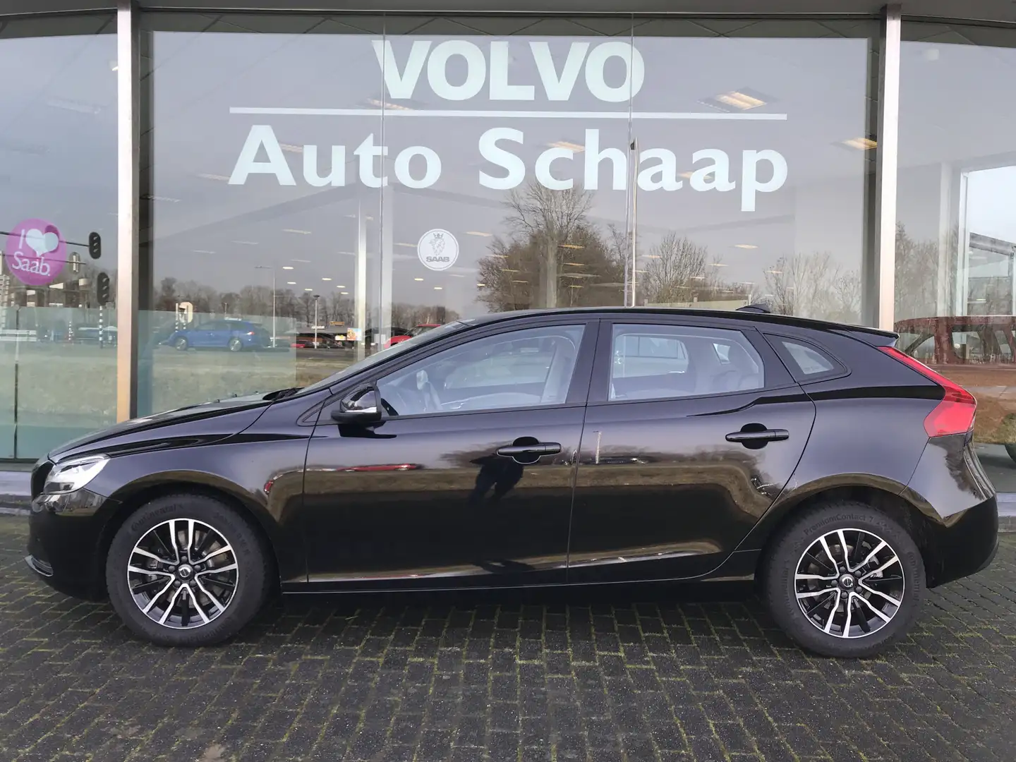 Volvo V40 2.0 D2 Nordic+ Automaat | Rijklaar incl 12 mnd Bov Schwarz - 2