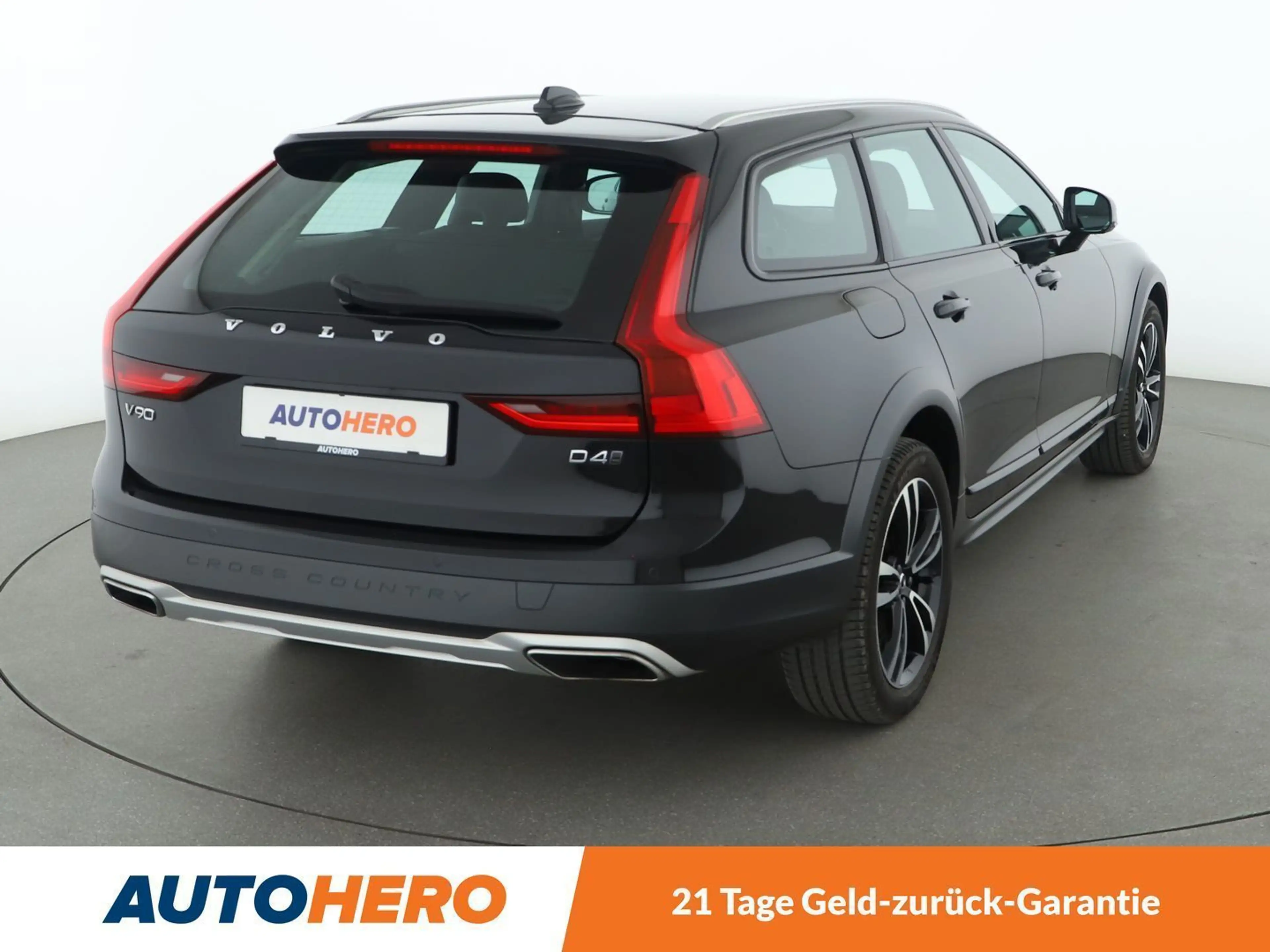 Volvo V90 Cross Country 2.0 D4 Pro AWD Aut.*NAVI*LED*ACC*PDC*SHZ* — photo 6