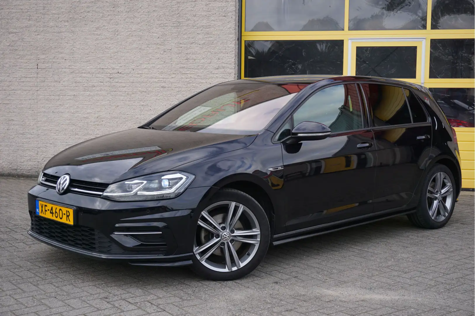Volkswagen Golf 1.5 TSI 150PK! 5drs 2X R-Line BJ2019 Lmv 17" | Led Zwart - 2