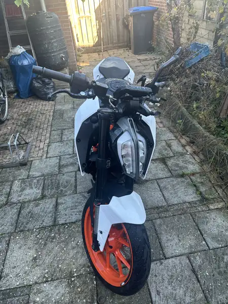KTM 390 Duke - foto 6