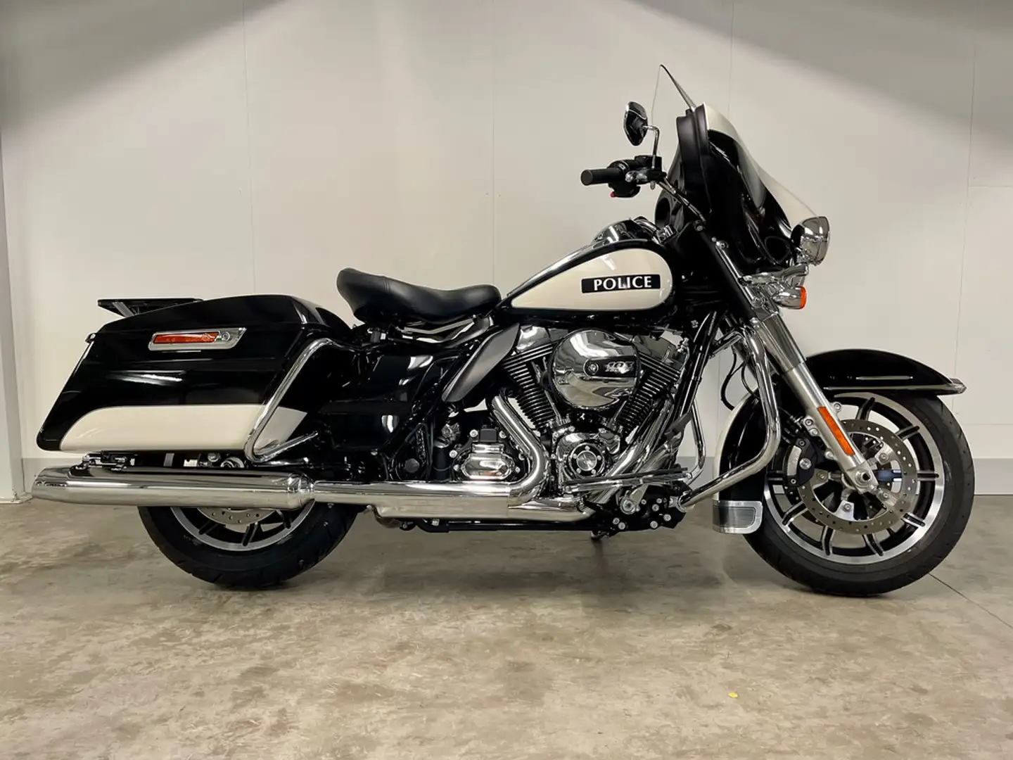Harley-Davidson Tour Glide TOURING FLHTP ELECTRA POLICE Zwart - 1