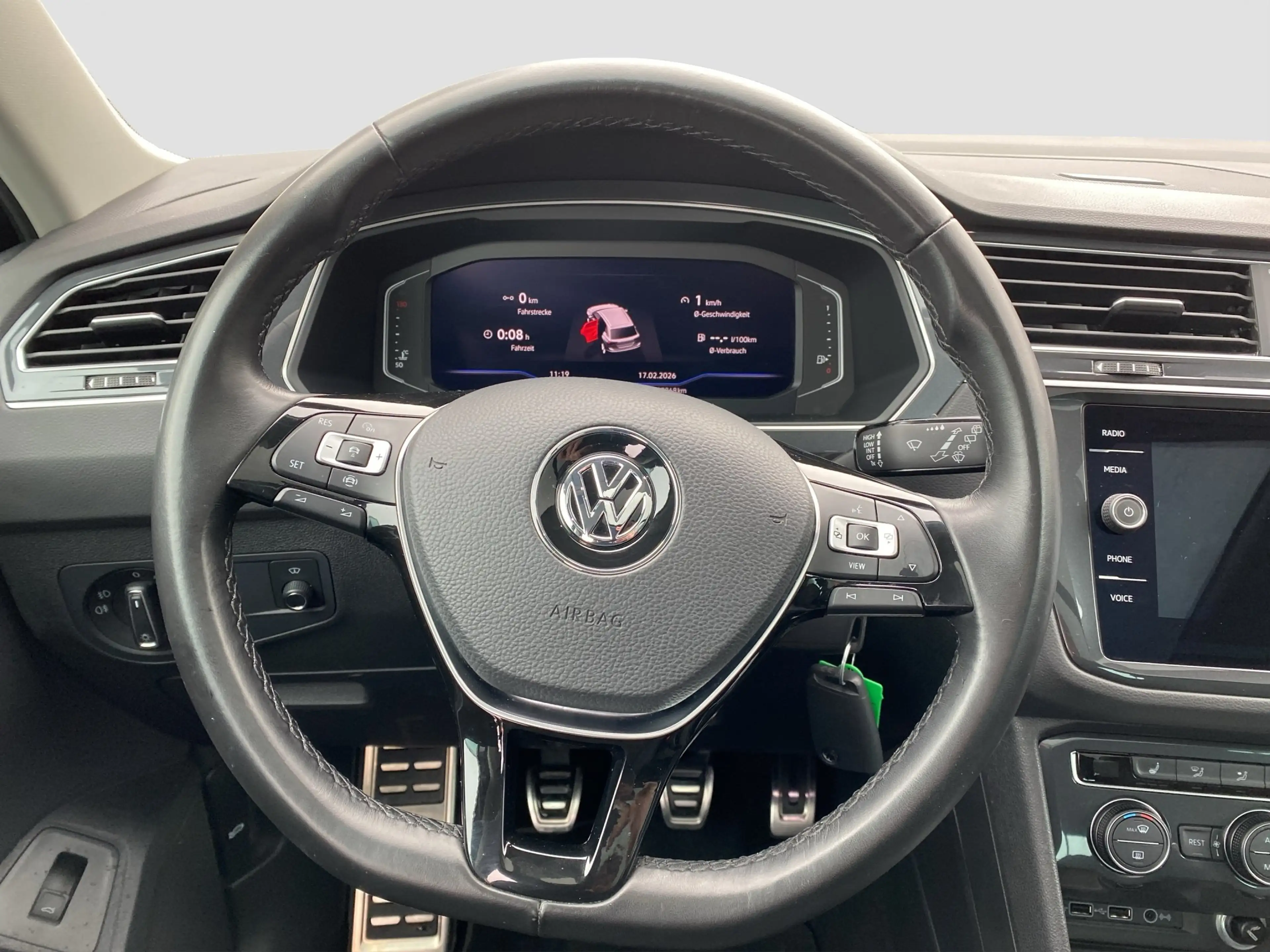 Volkswagen Tiguan 2.0 TDI SCR IQ.DRIVE ACC LED PanoSD AHK — photo 12