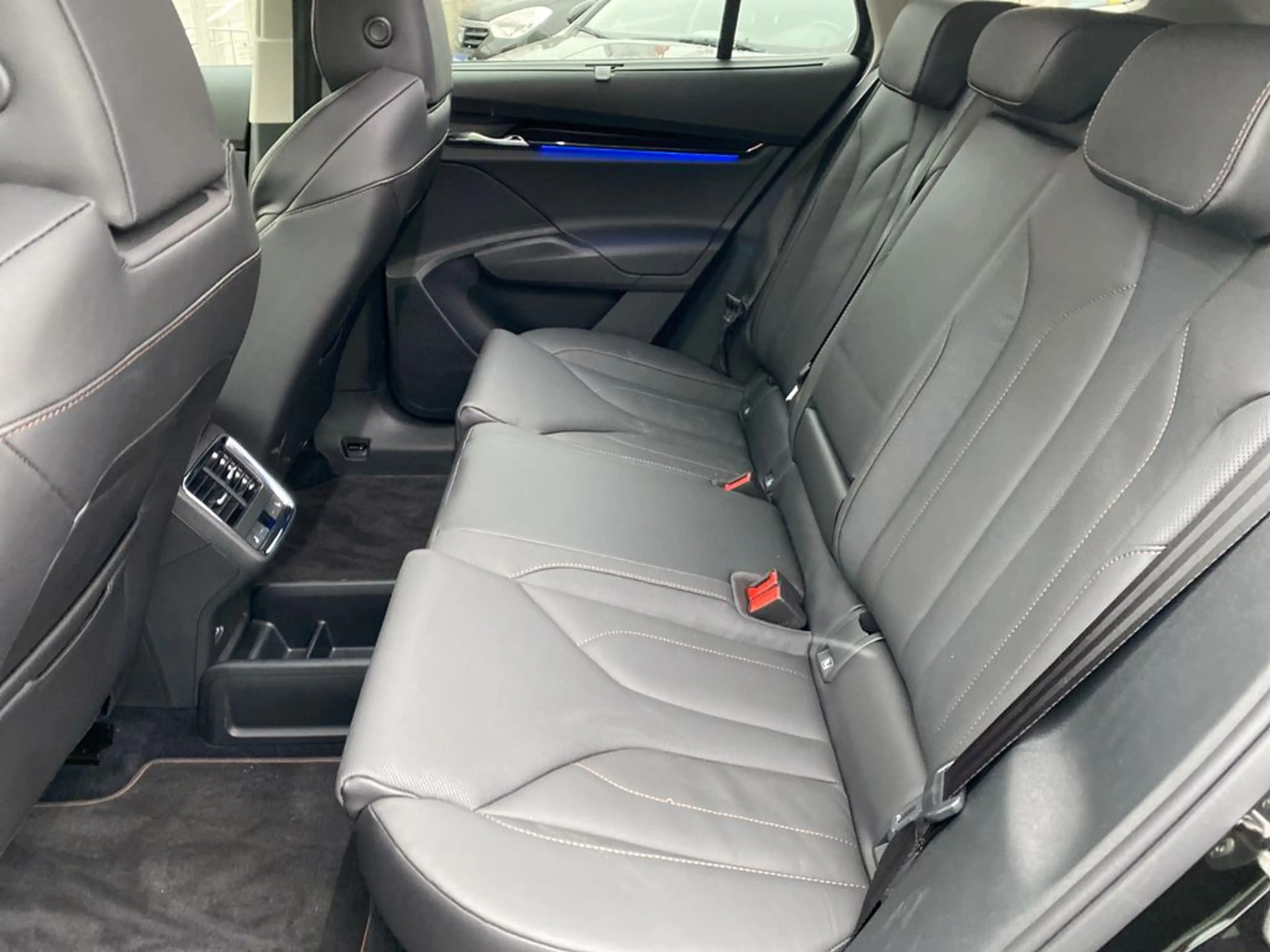 Skoda Enyaq 80 Suite — photo 8
