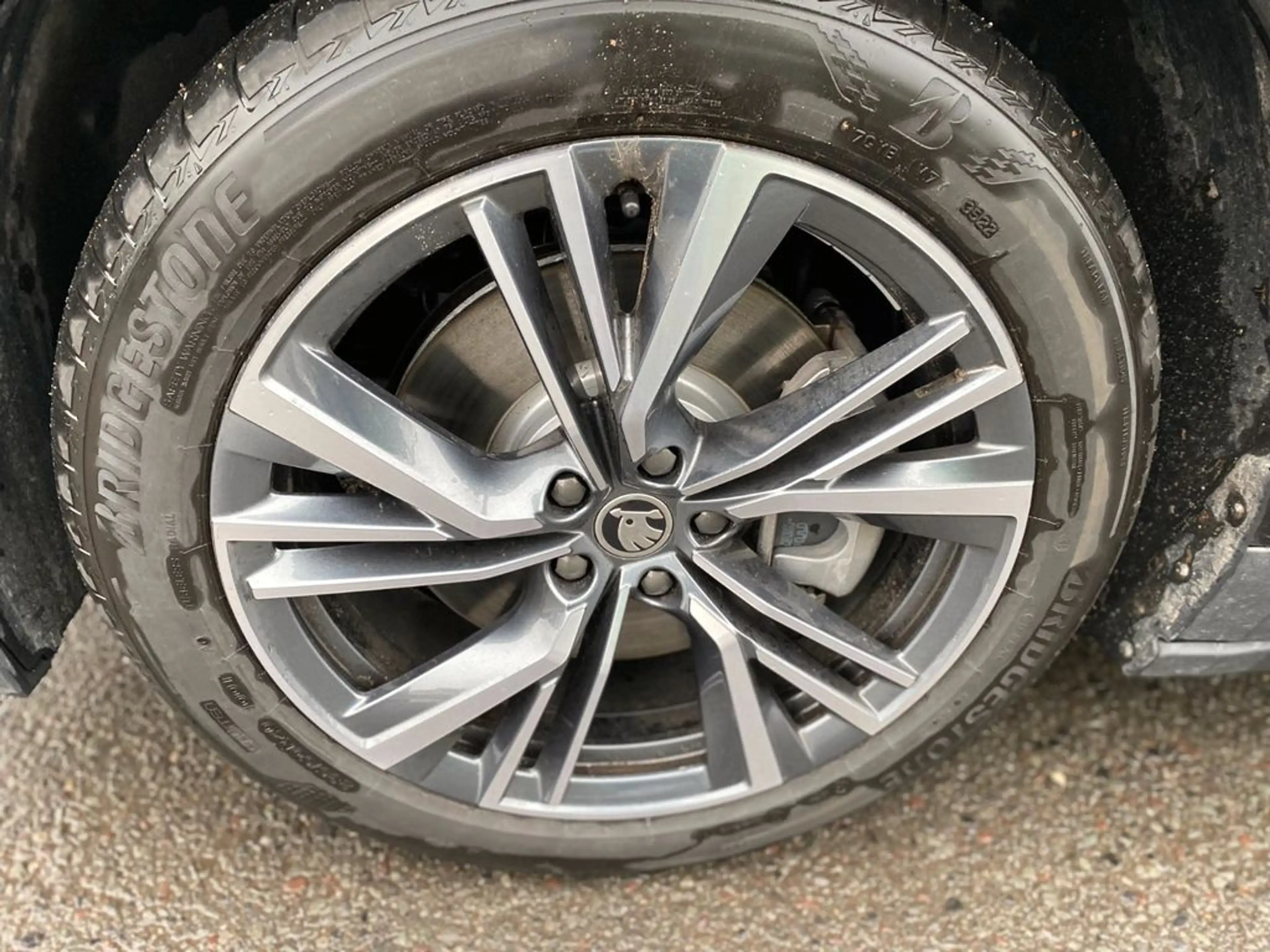 Skoda Enyaq 80 Suite — photo 12