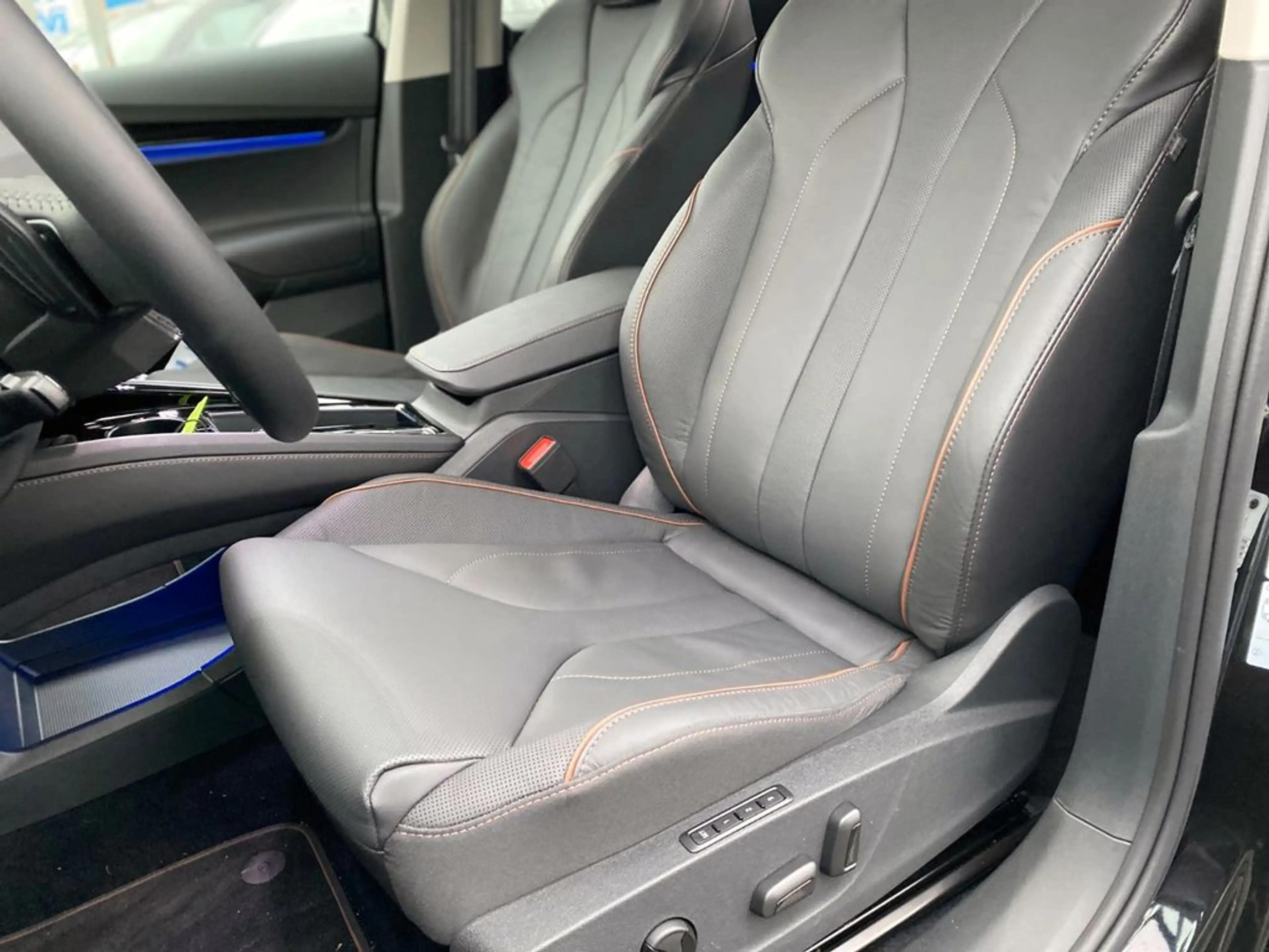 Skoda Enyaq 80 Suite — photo 7