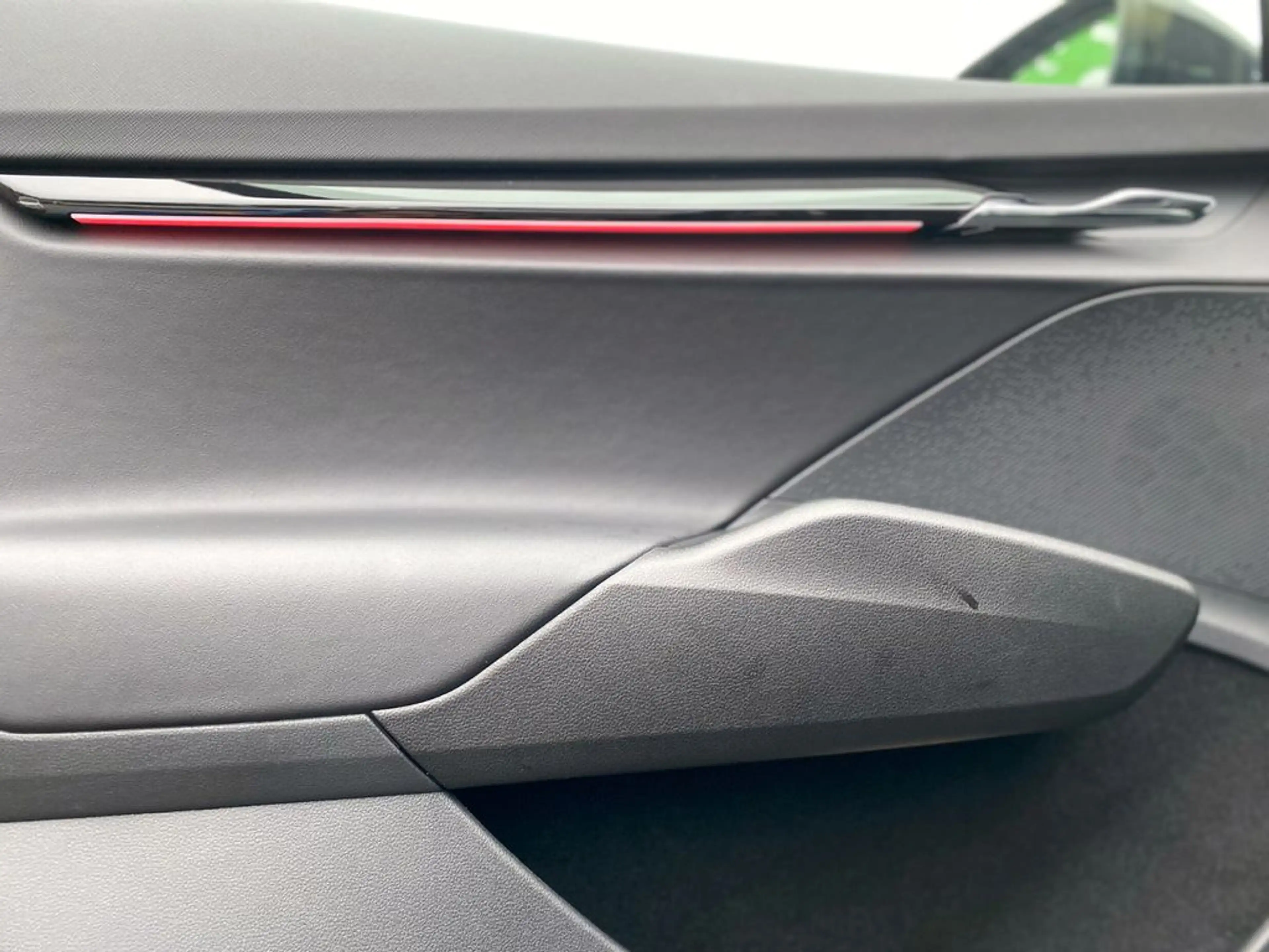 Skoda Enyaq 80 Suite — photo 9
