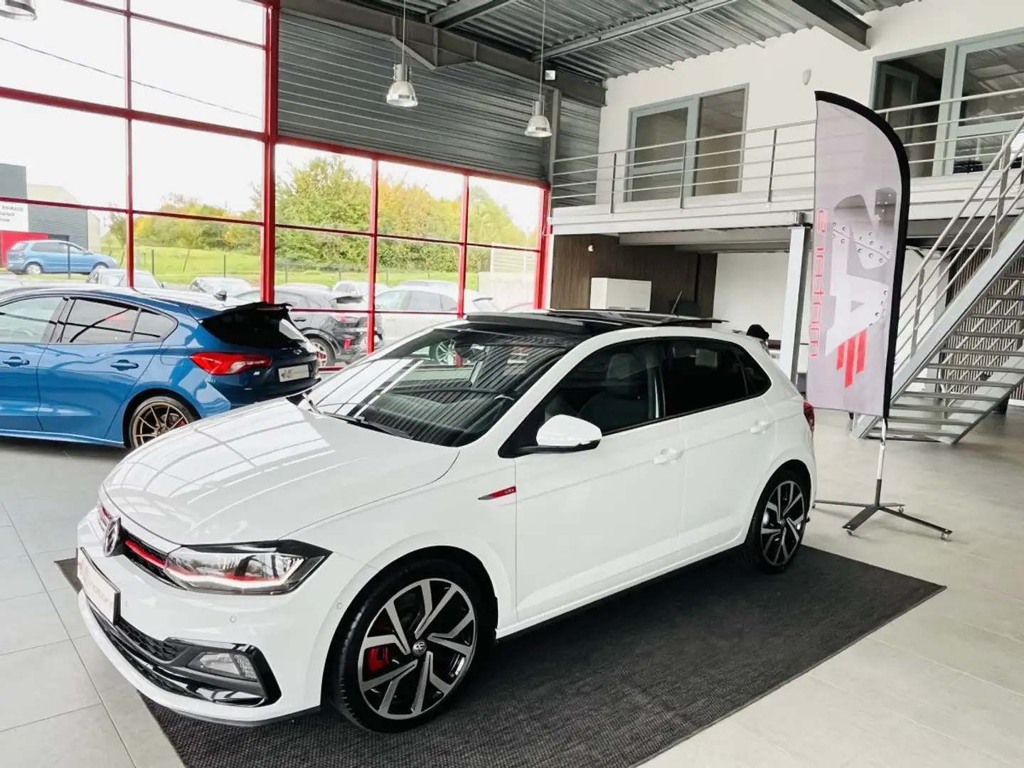 Volkswagen Polo 2,0 TSI 200 DSG6 TOIT PANORAMIQUE GPS CAMERA APPLE CARPLAY HIFI BEATS DMS ACC LIMITEUR PARK PIL Blanc - 1