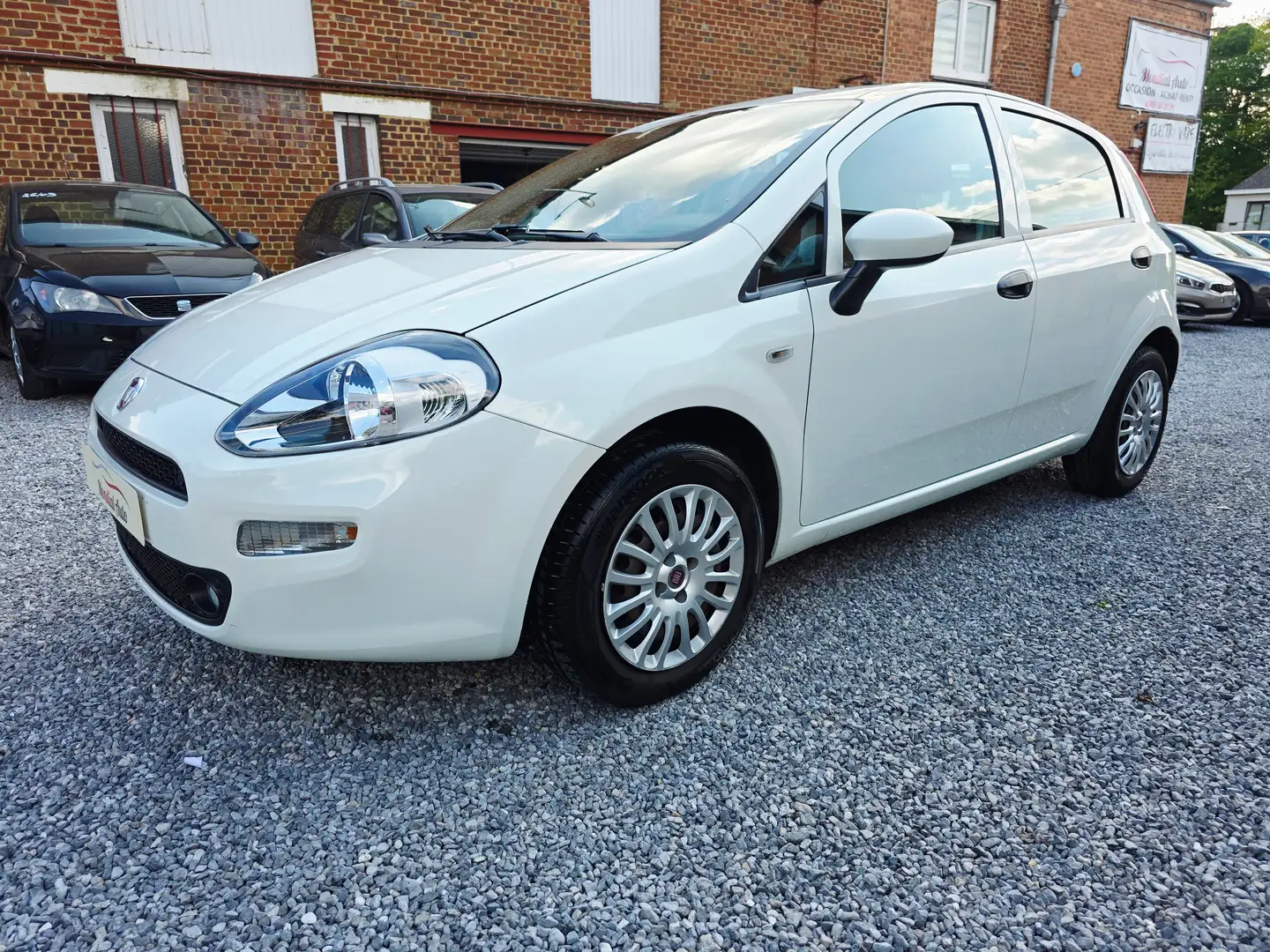 Fiat Punto 1.2i Street ***Faible KM*** Blanc - 2