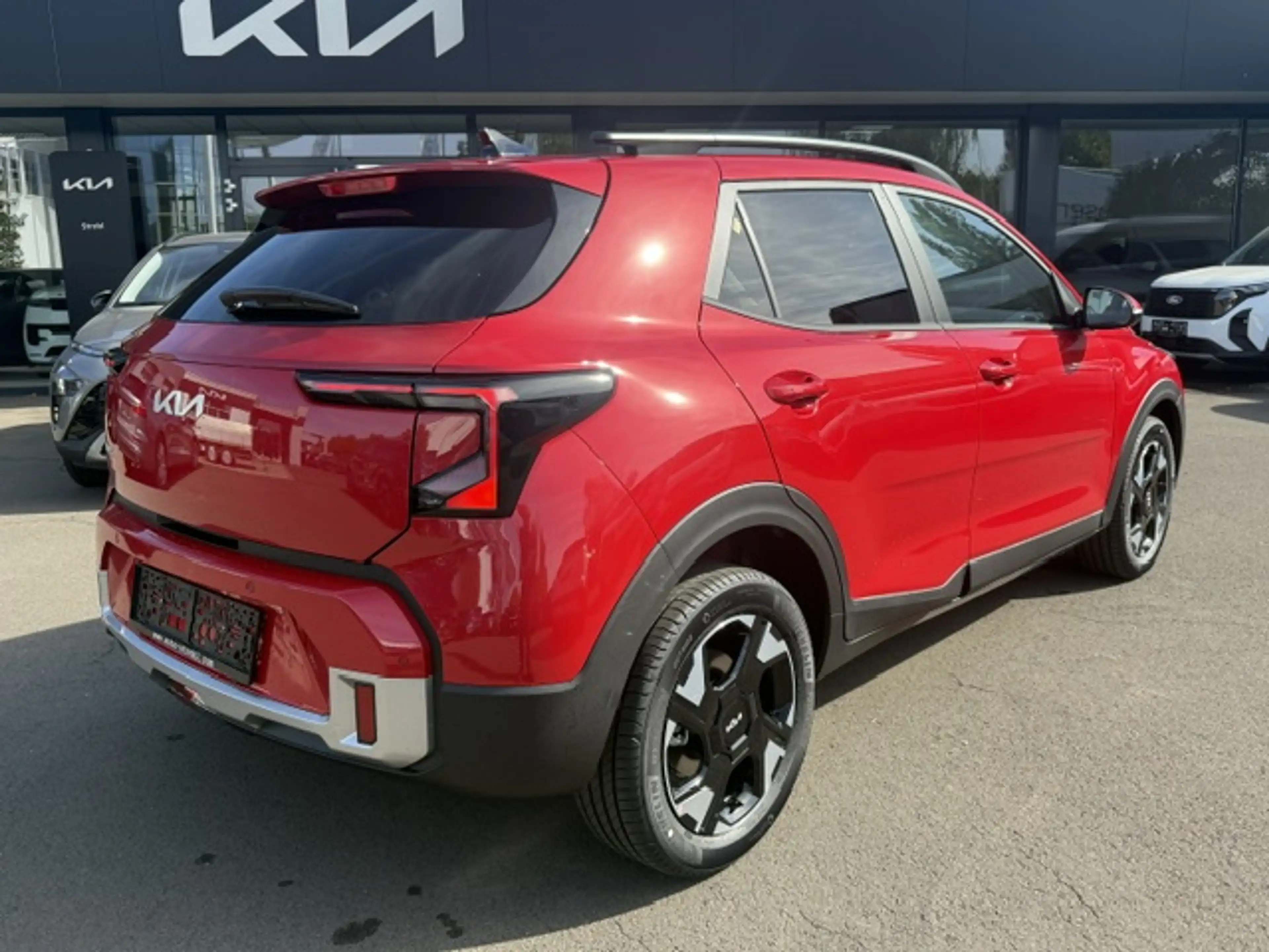 Kia Stonic Stonic 1,0 TGDI GPF ISG Silber — photo 3