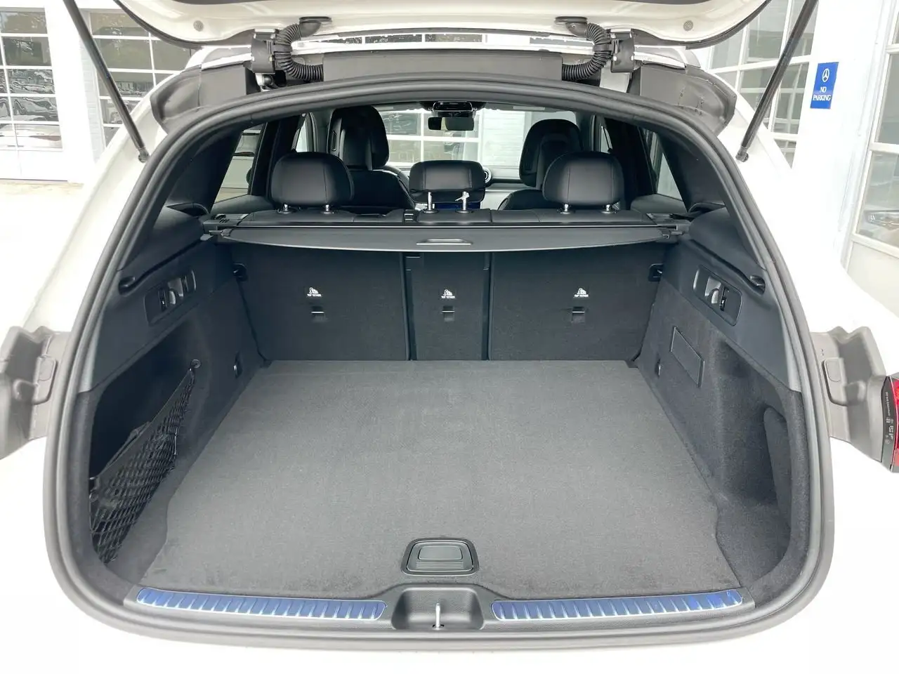 Mercedes-Benz GLC снимка Mercedes-Benz GLC