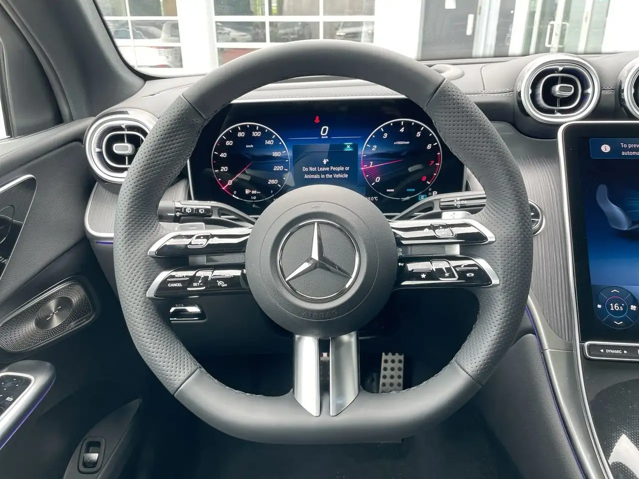 Mercedes-Benz GLC снимка Mercedes-Benz GLC