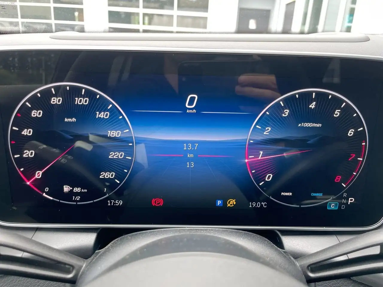 Mercedes-Benz GLC снимка Mercedes-Benz GLC