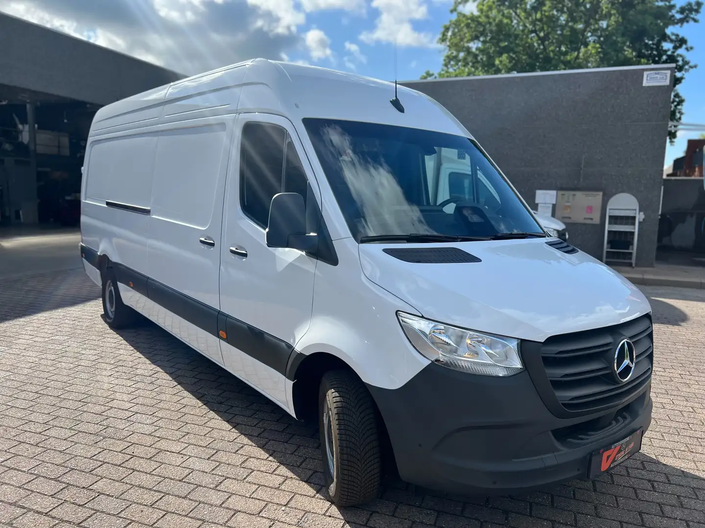 Mercedes-Benz Sprinter 317 L3H2 PRO (40.950ex) FACELIFT |CAMERA| 11" MBUX Wit - 2