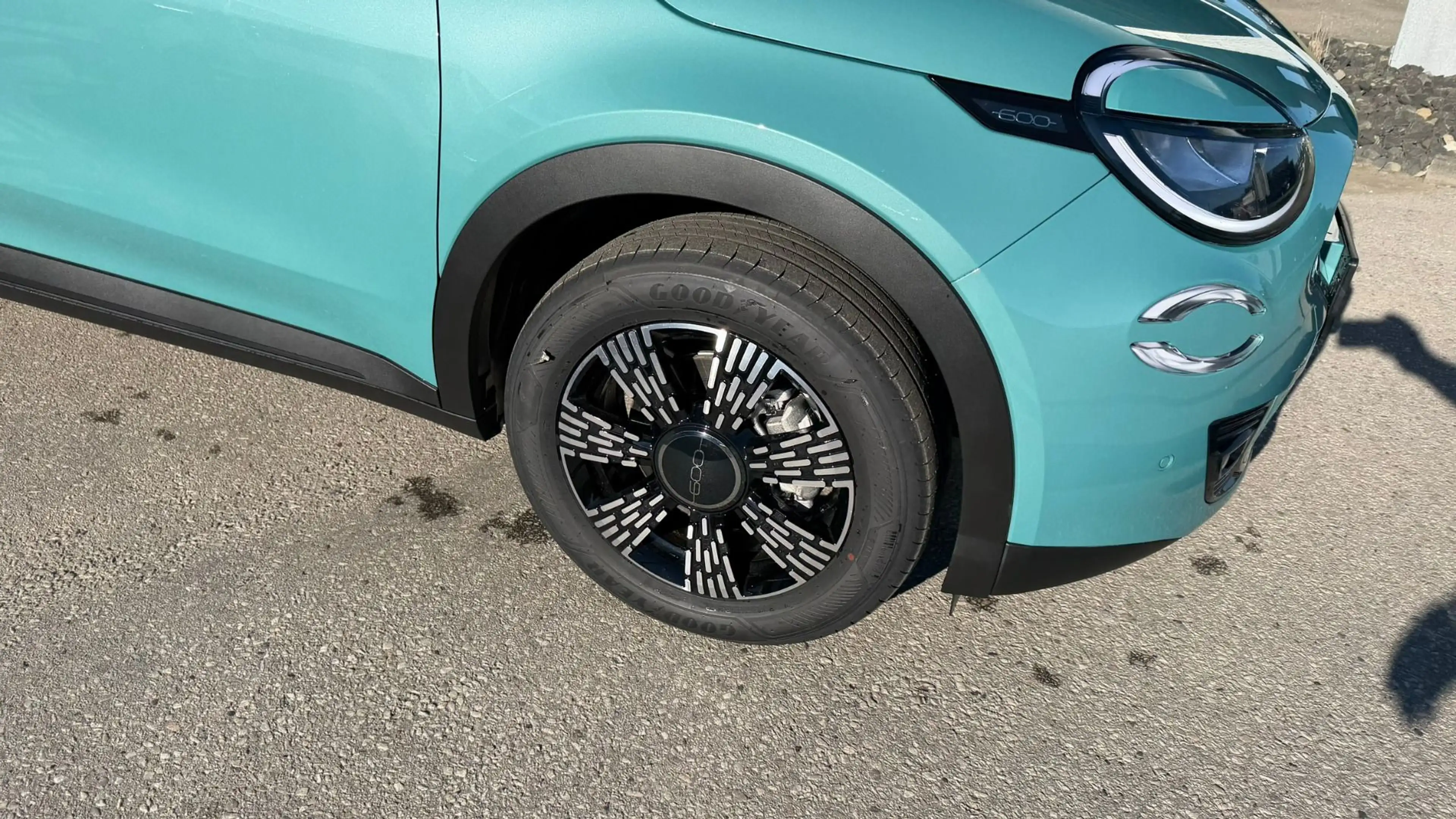 Fiat 600 Hybrid ICON — photo 3