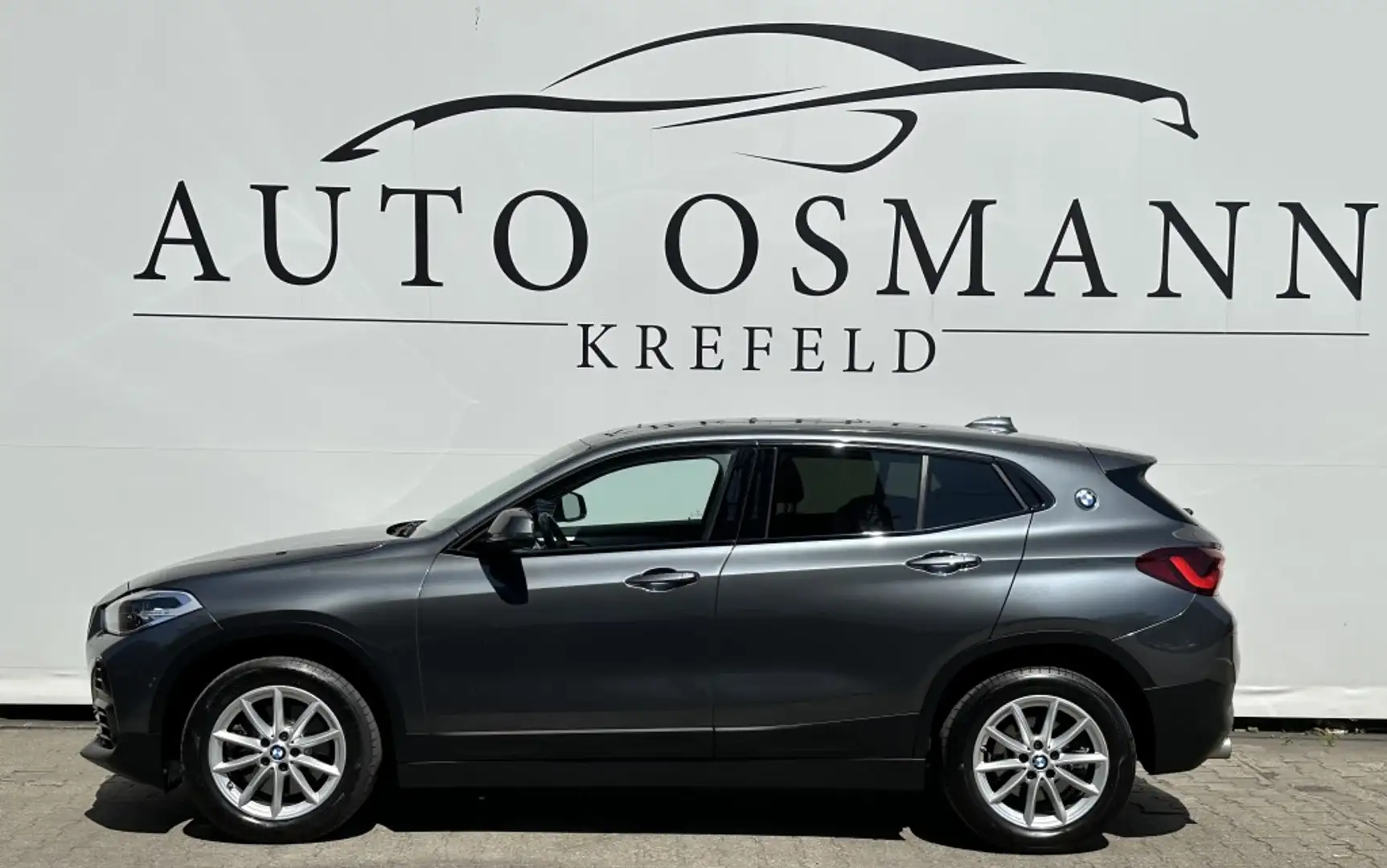 BMW X2 sDrive20d Aut. Advantage  Pano  Memory  RFK Grau - 2