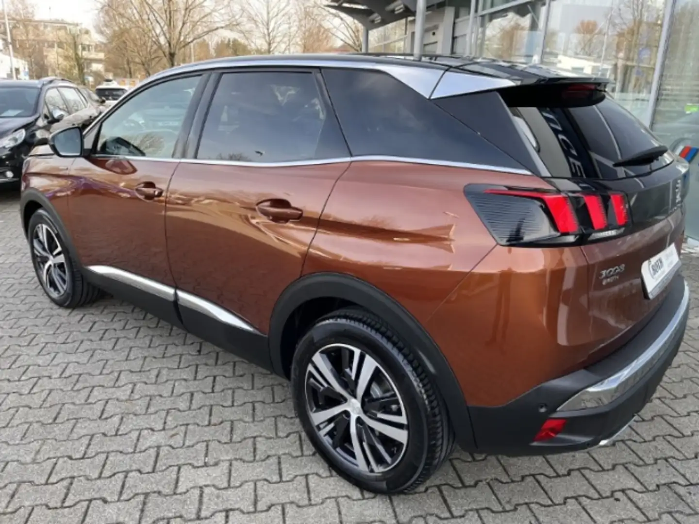 Peugeot 3008 Allure 1.5 BlueHDi 130 EAT8 GT-Line Navi Braun - 2