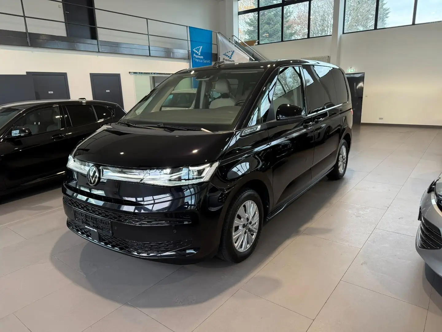 Volkswagen T7 Multivan eHybrid AID/ACC/MATRIX/360°/PANO/AHK Noir - 1