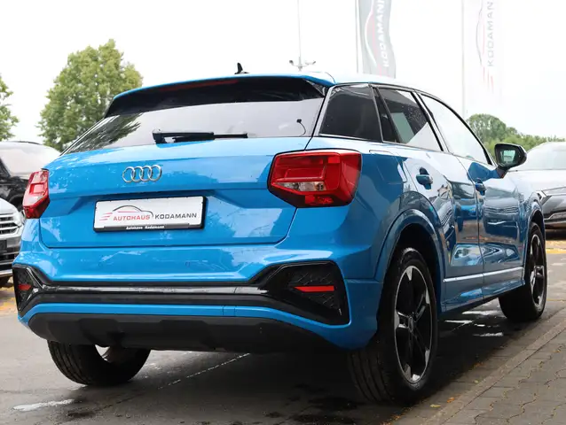 Audi Q2 view 11