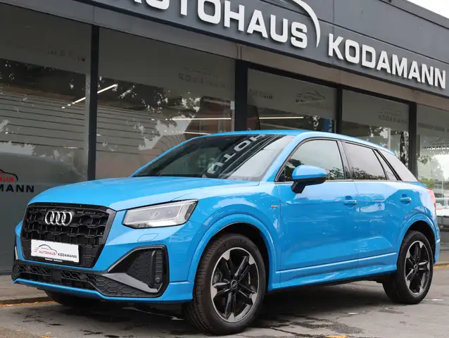 Audi Q2 view 6