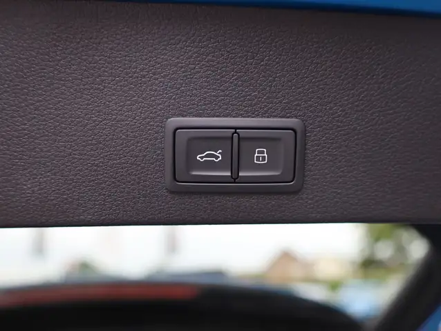 Audi Q2 view 13