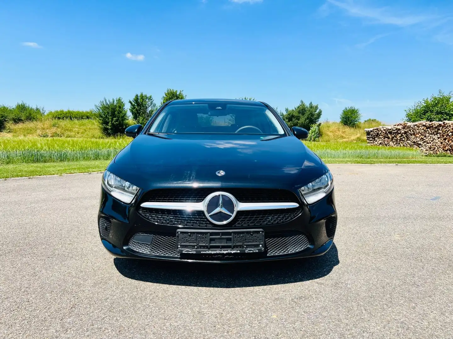 Mercedes-Benz A 180 d Limousine*AUTOM*NAVI*2.HD*MBUX*CAM* Noir - 2