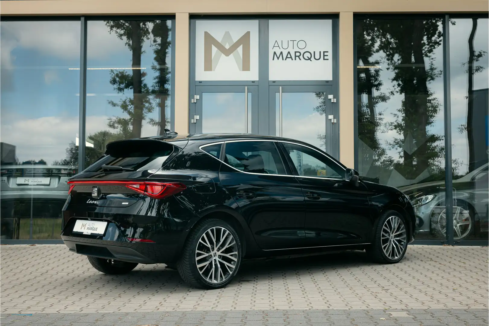 SEAT Leon 1.4 TSI eHybrid PHEV 204PK | Xcellence | 18" LM Ve Zwart - 2