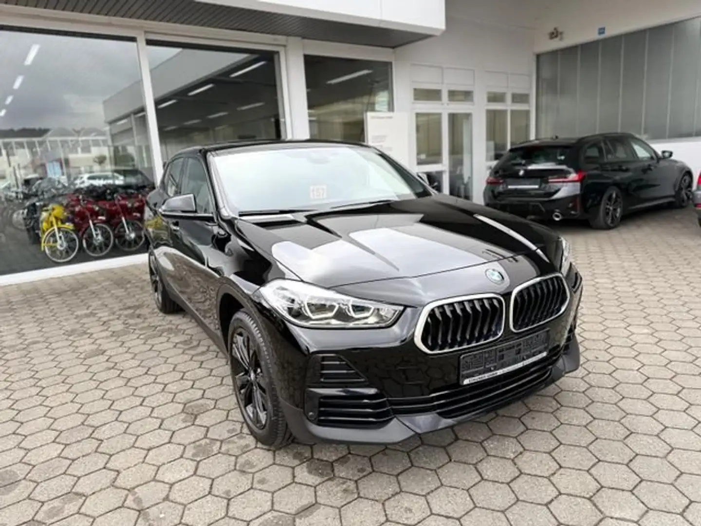 BMW X2 sdrive18i Sport 136cv auto Zwart - 2