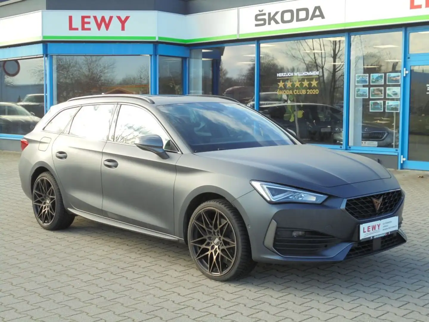 CUPRA Leon Sportstourer 1.4 e-Hybrid (180 kW System) Grau - 2